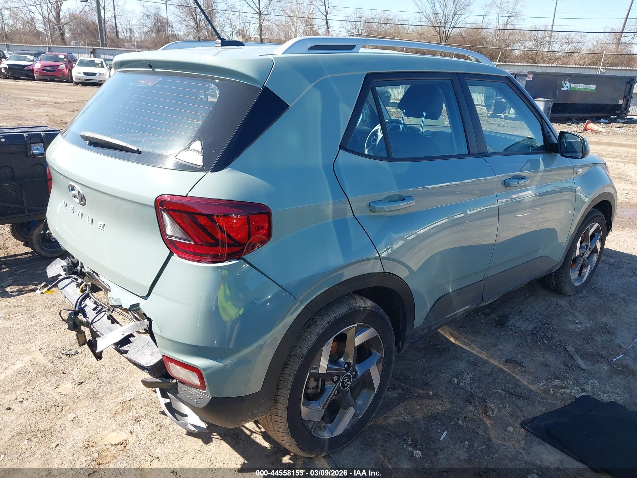 HYUNDAI VENUE image 4