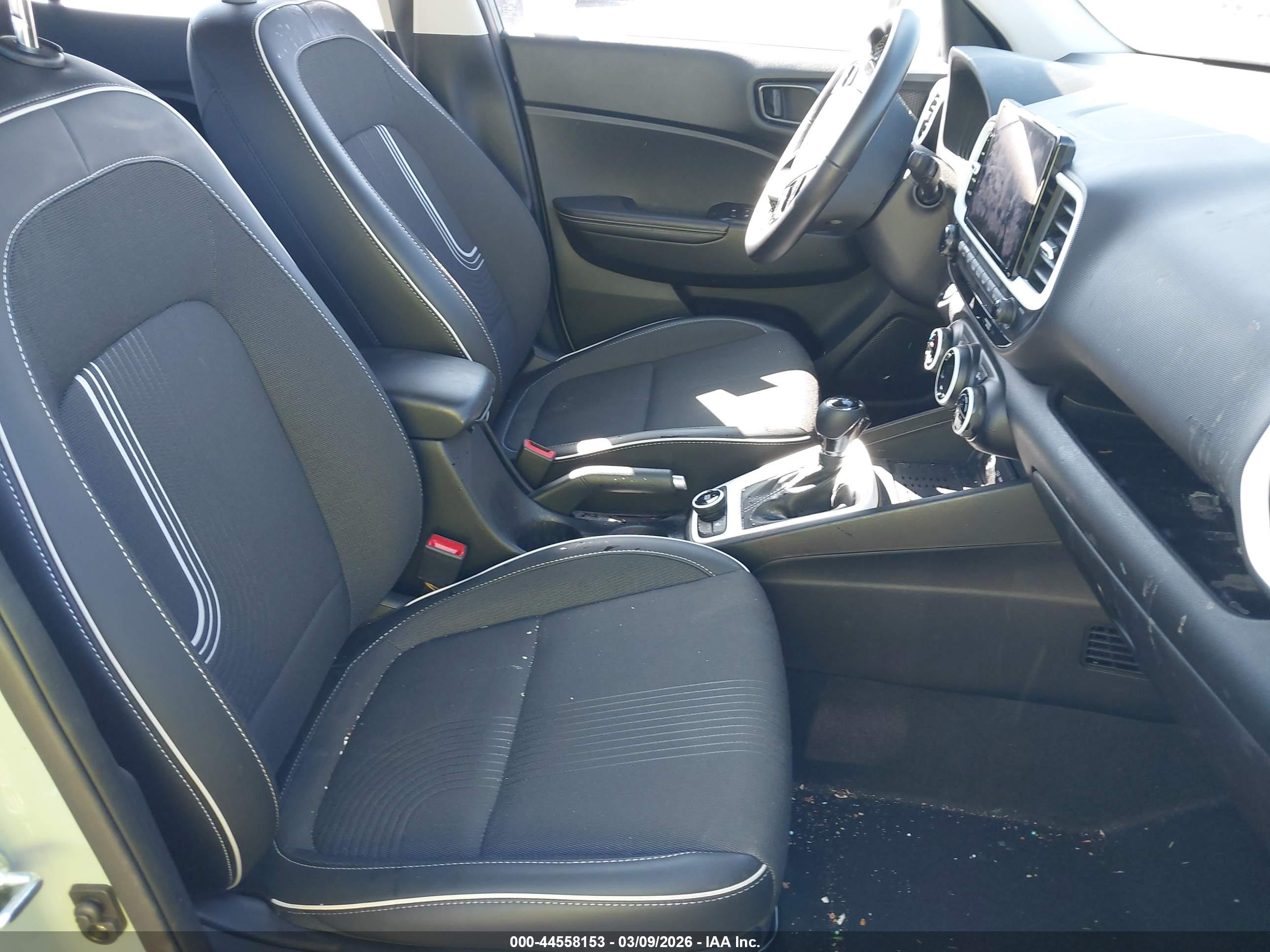 HYUNDAI VENUE image 5