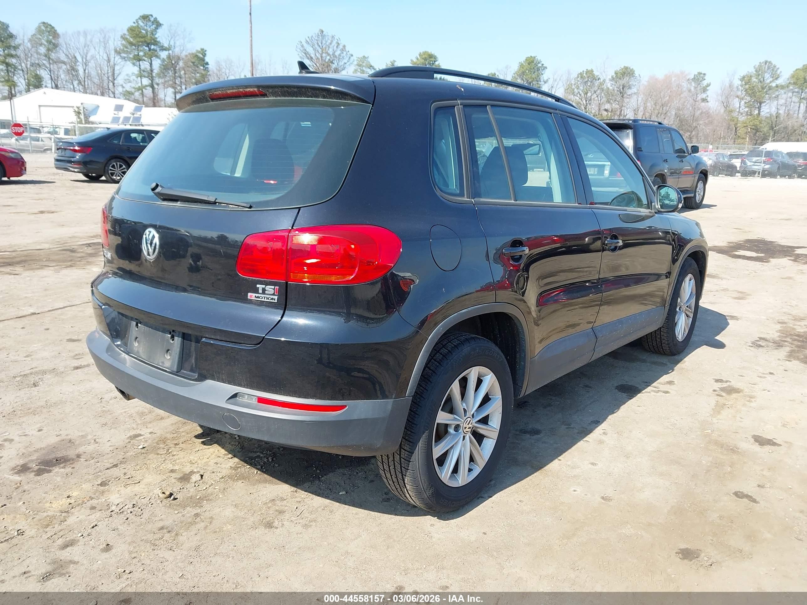 VOLKSWAGEN TIGUAN image 4