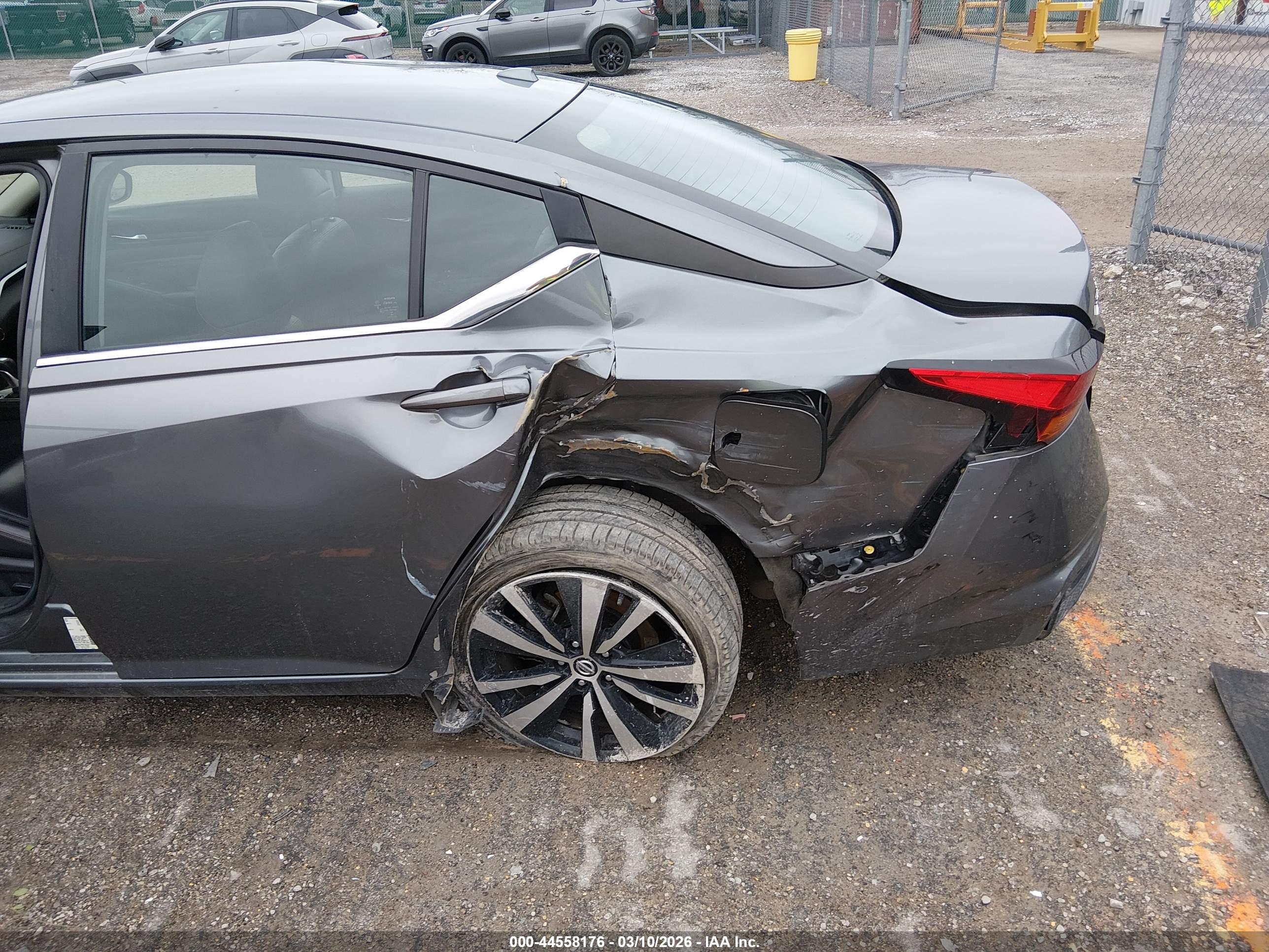 NISSAN ALTIMA image 6