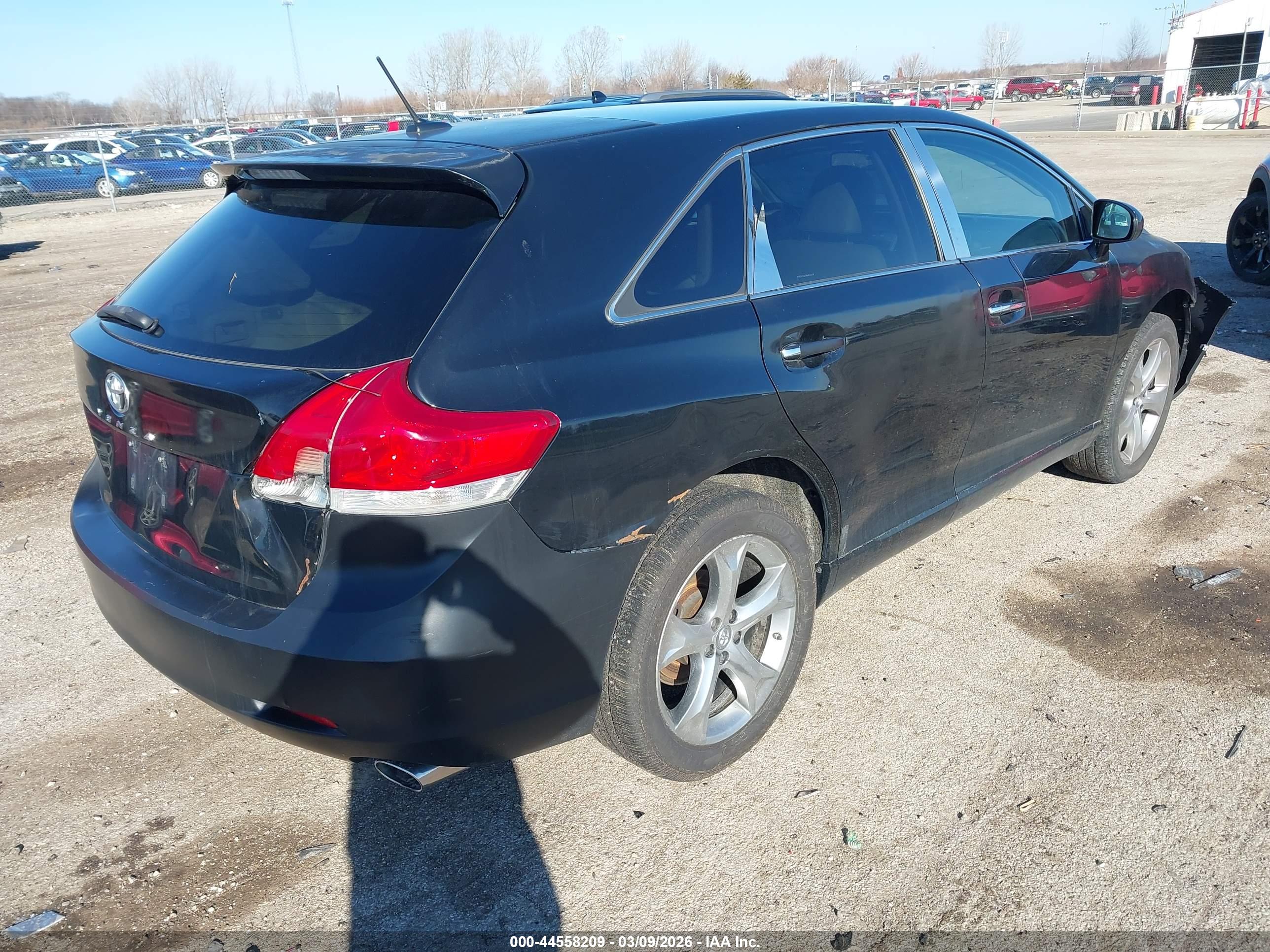 TOYOTA VENZA image 4
