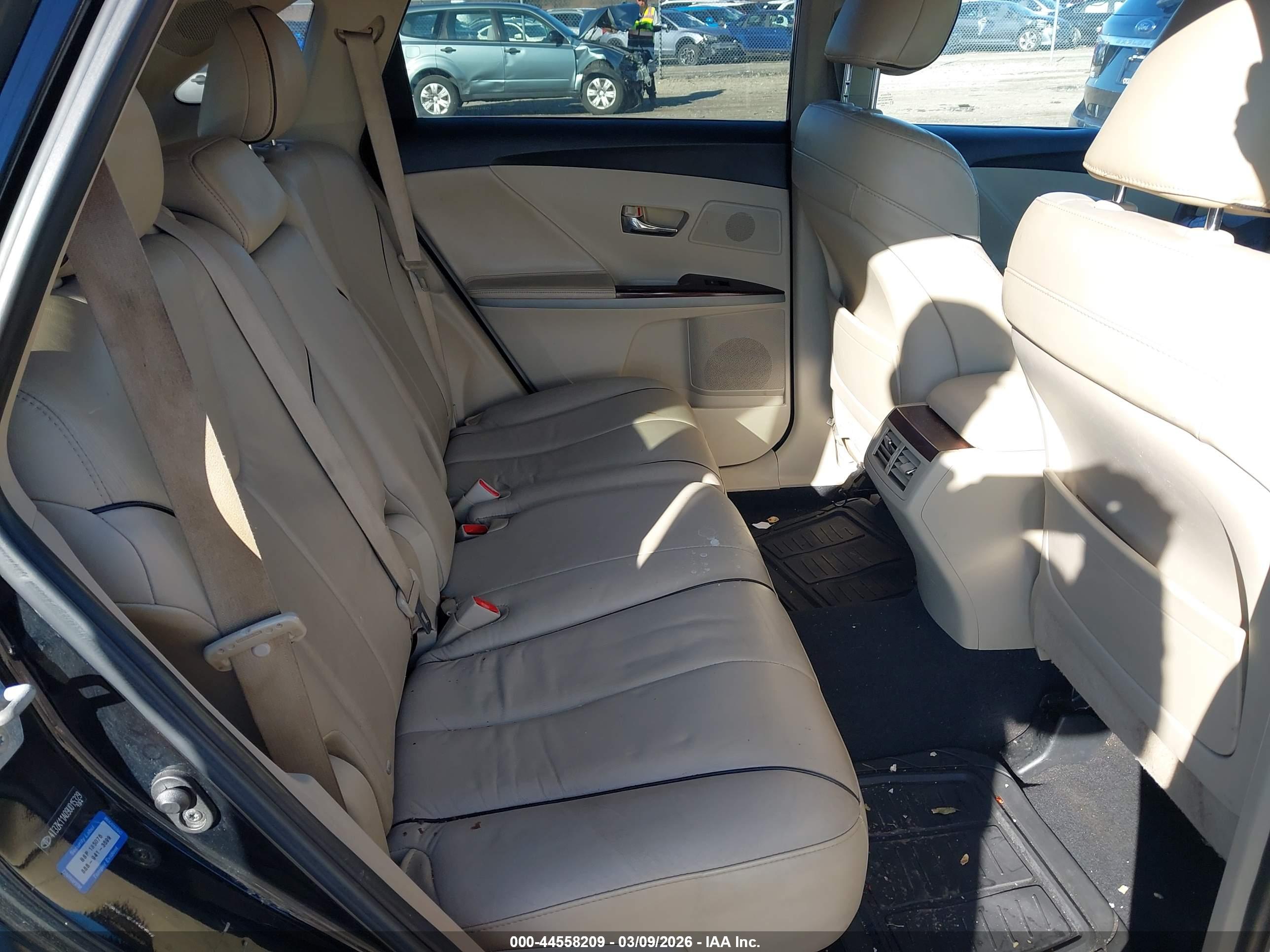 TOYOTA VENZA image 8