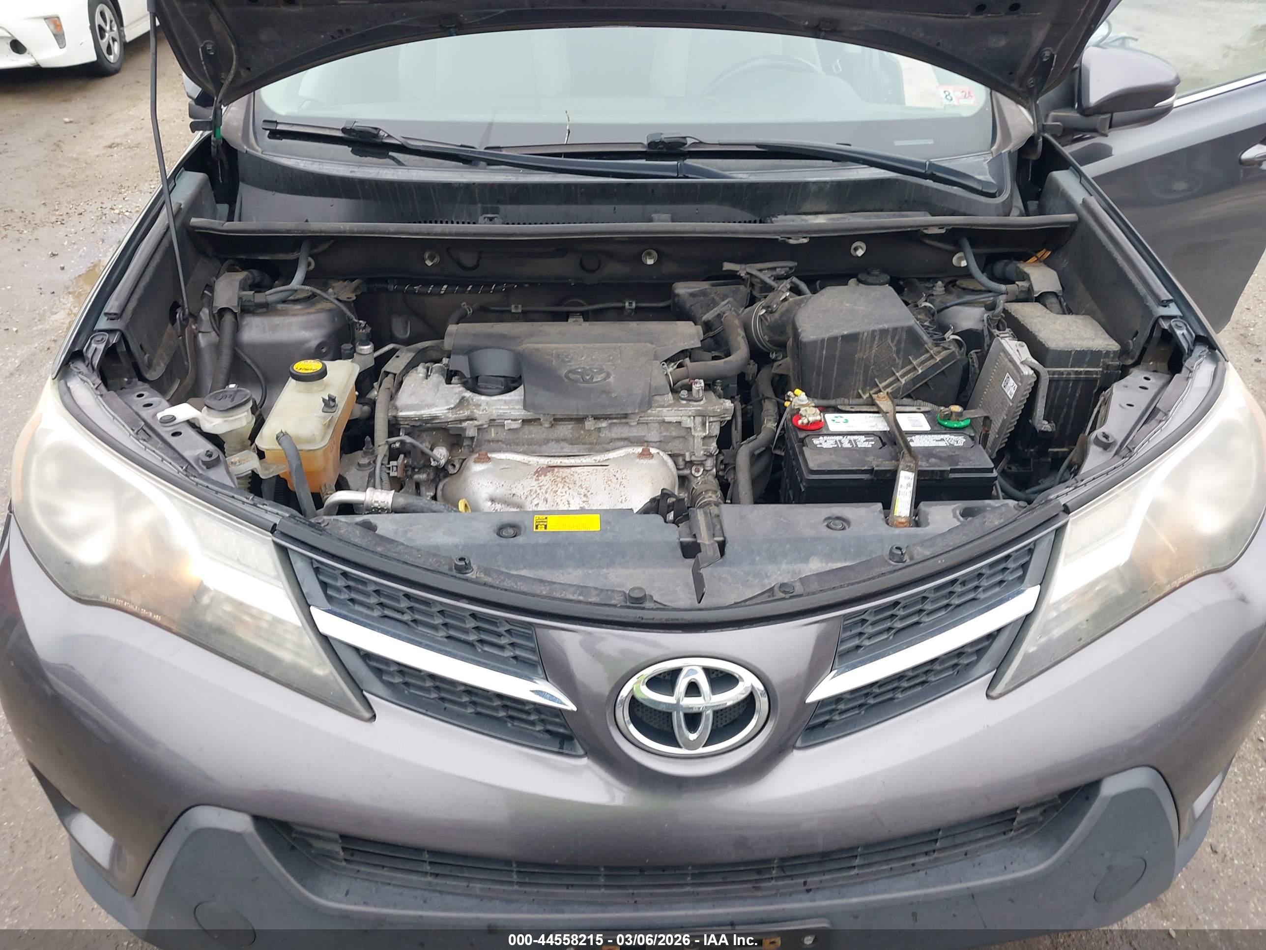 TOYOTA RAV4 image 10