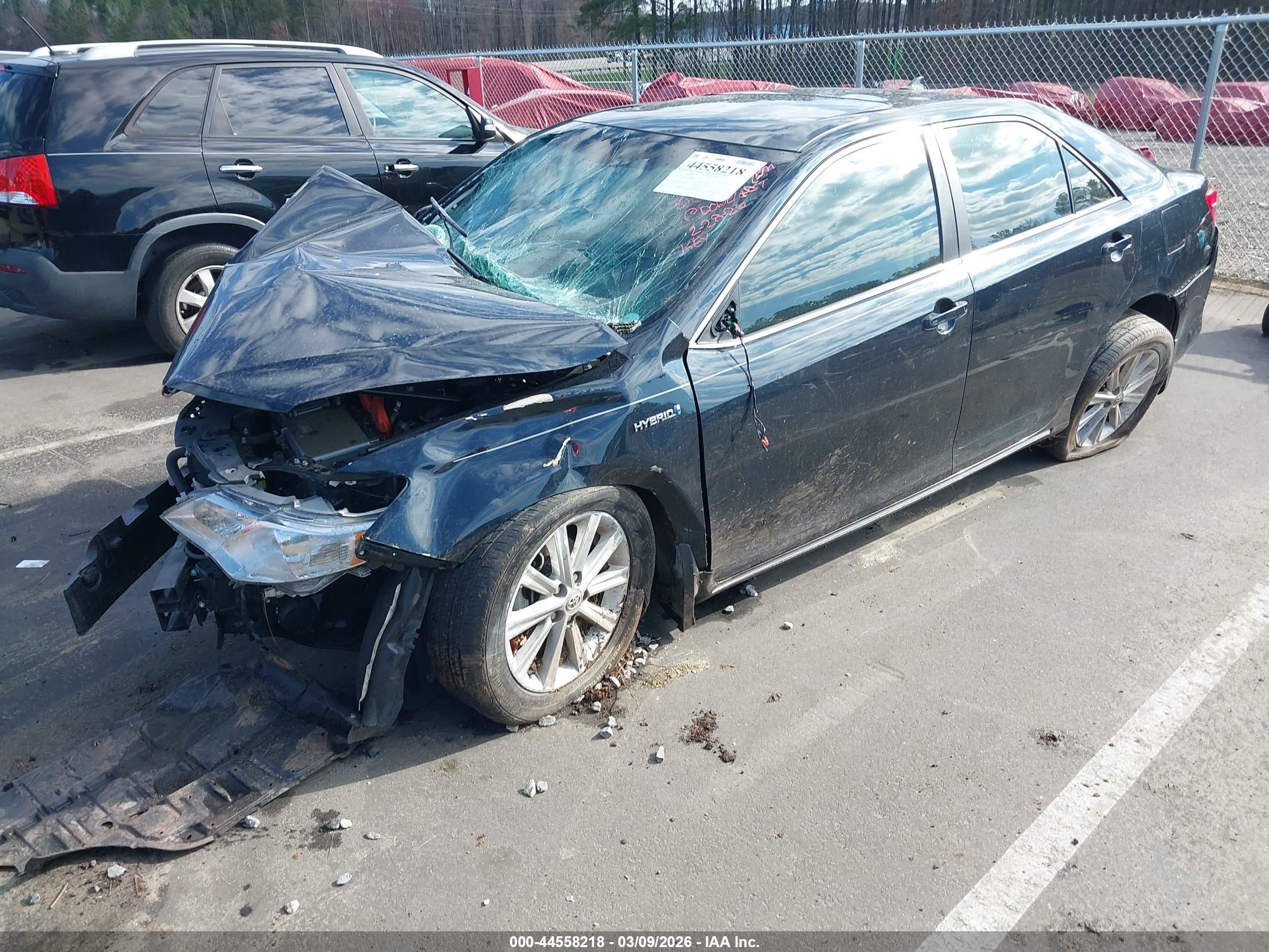 TOYOTA CAMRY image 2
