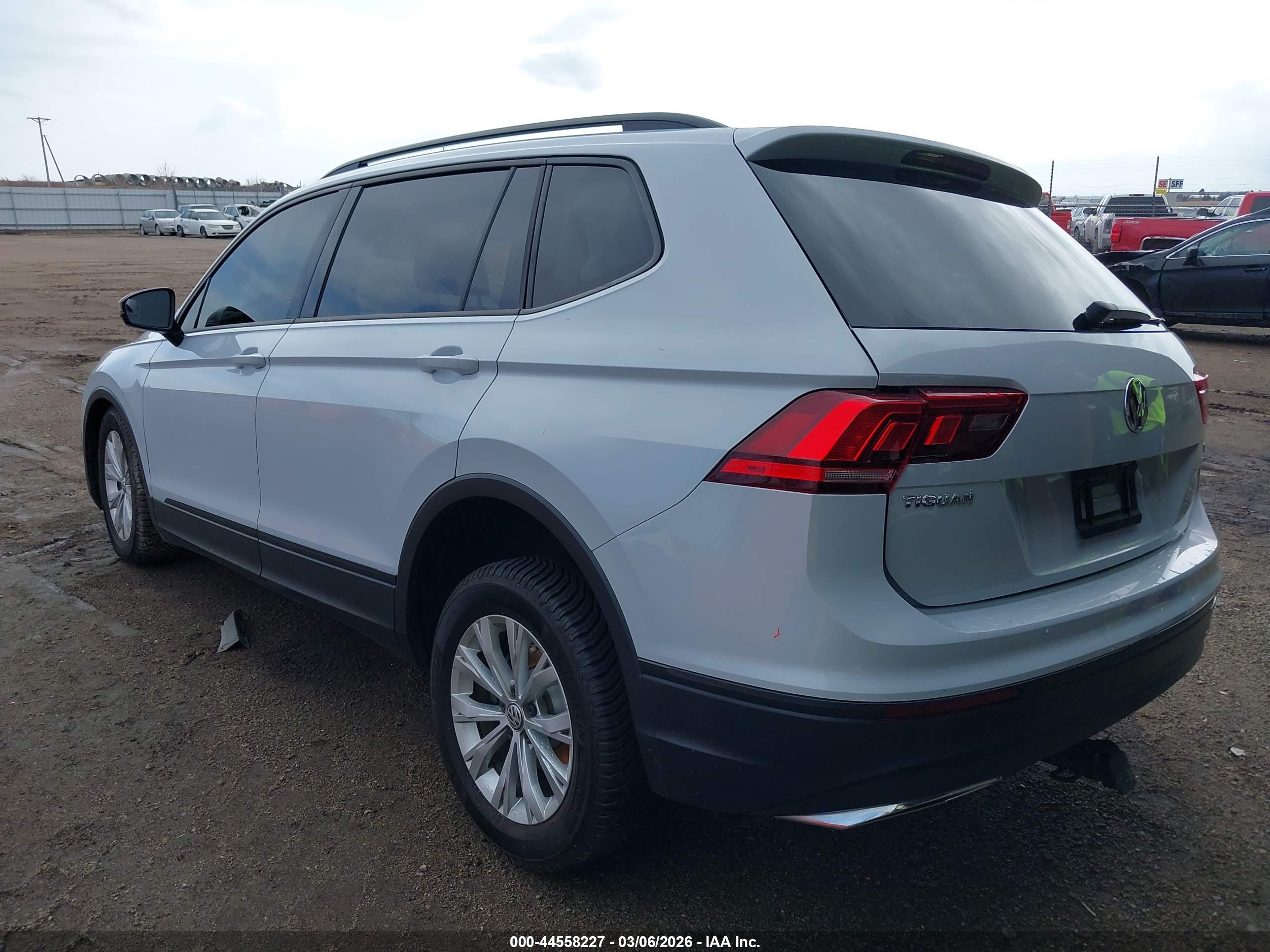 VOLKSWAGEN TIGUAN image 3