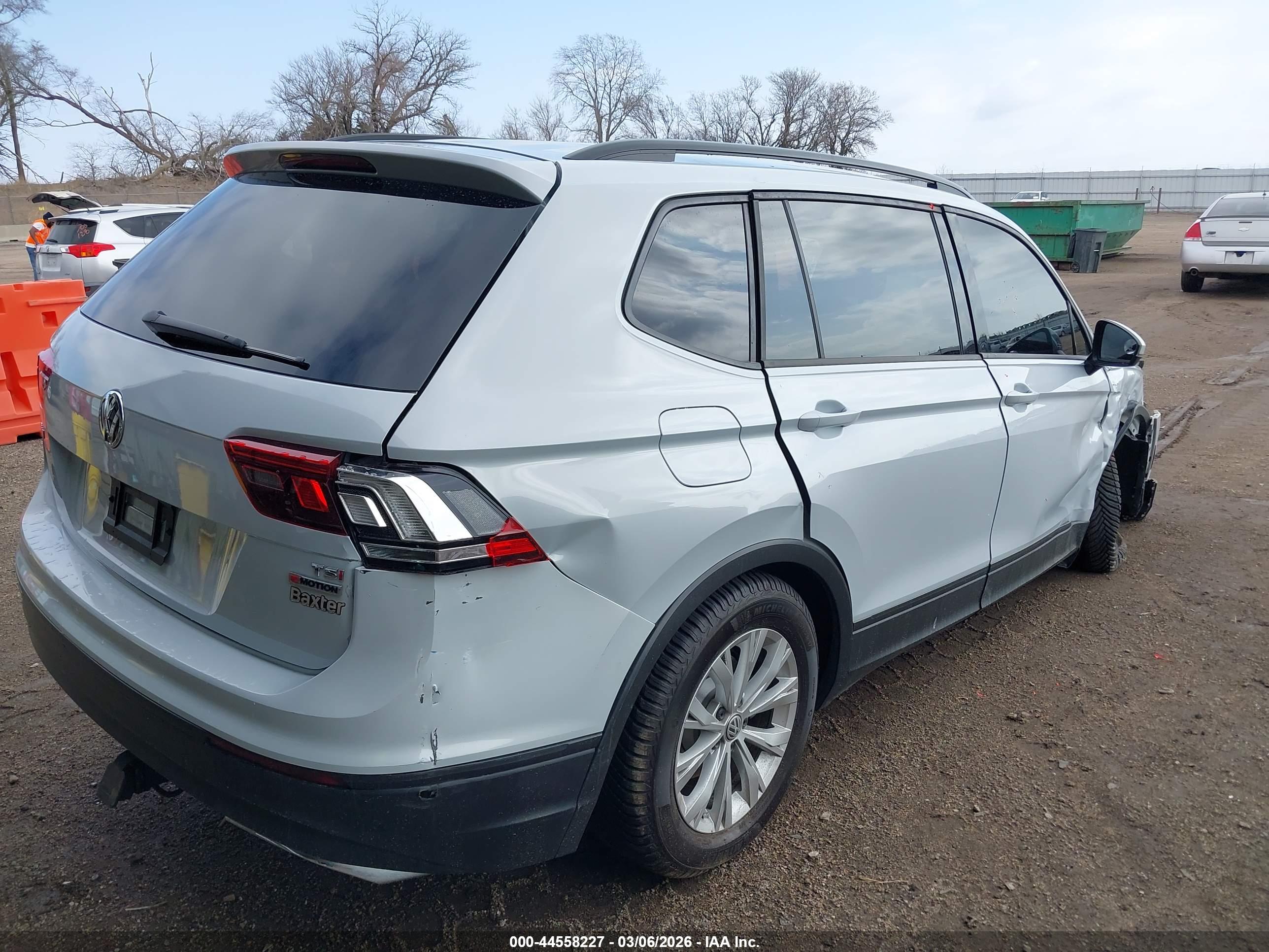 VOLKSWAGEN TIGUAN image 4