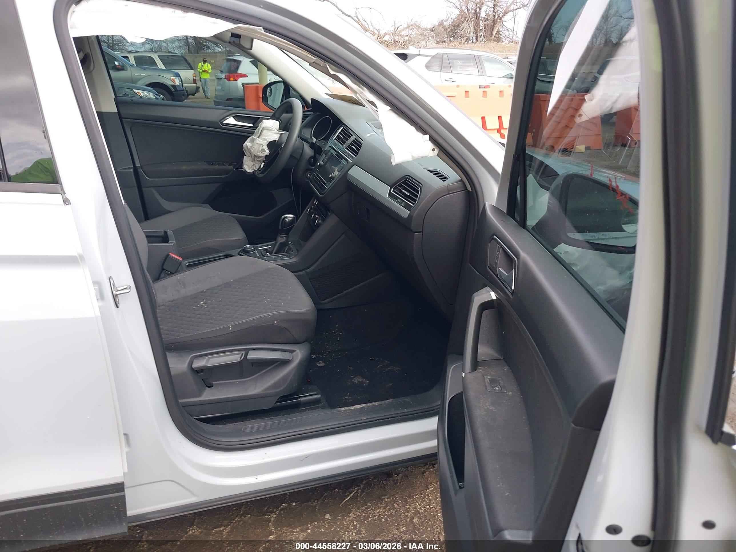 VOLKSWAGEN TIGUAN image 5