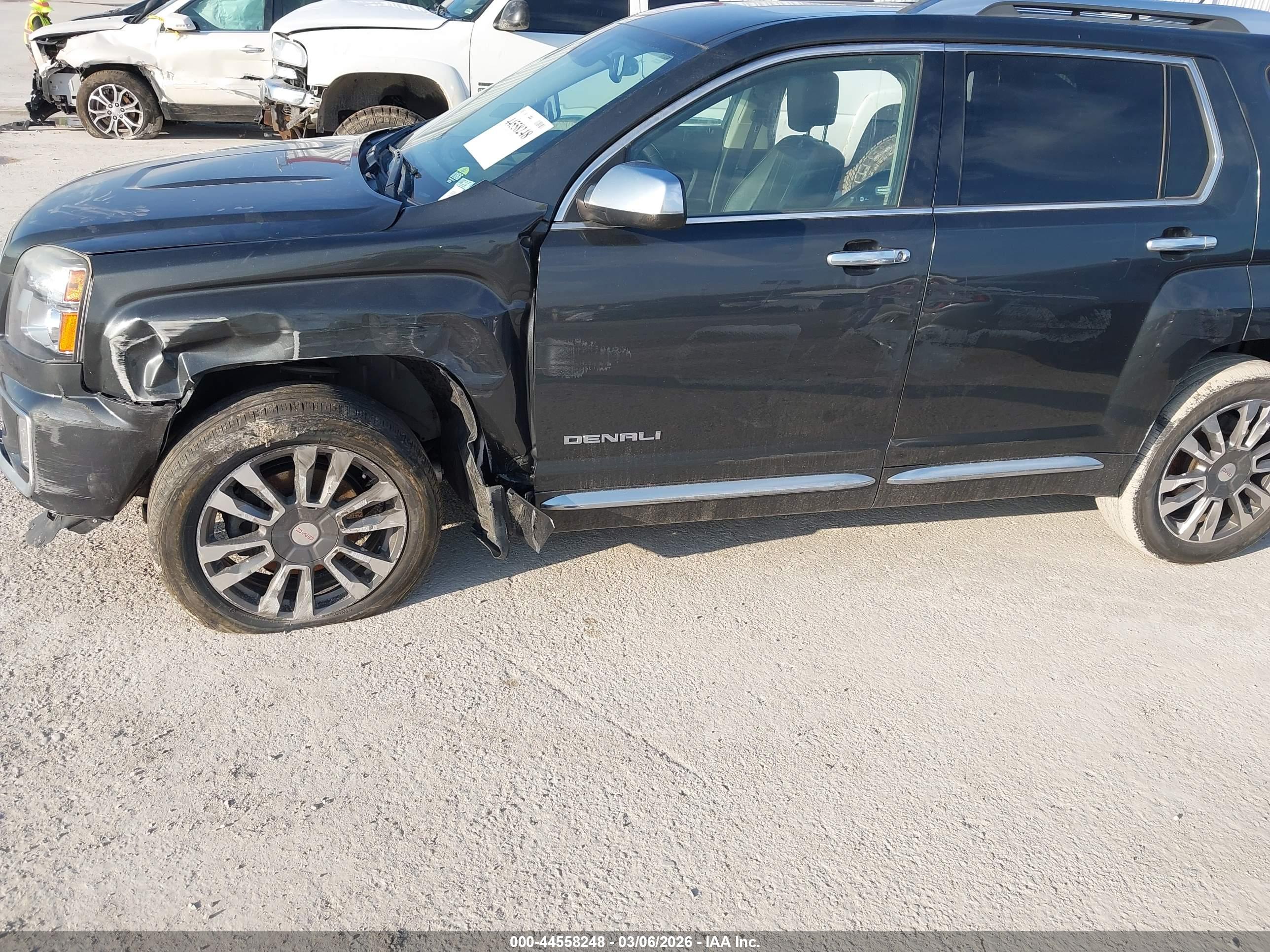 GMC TERRAIN image 6
