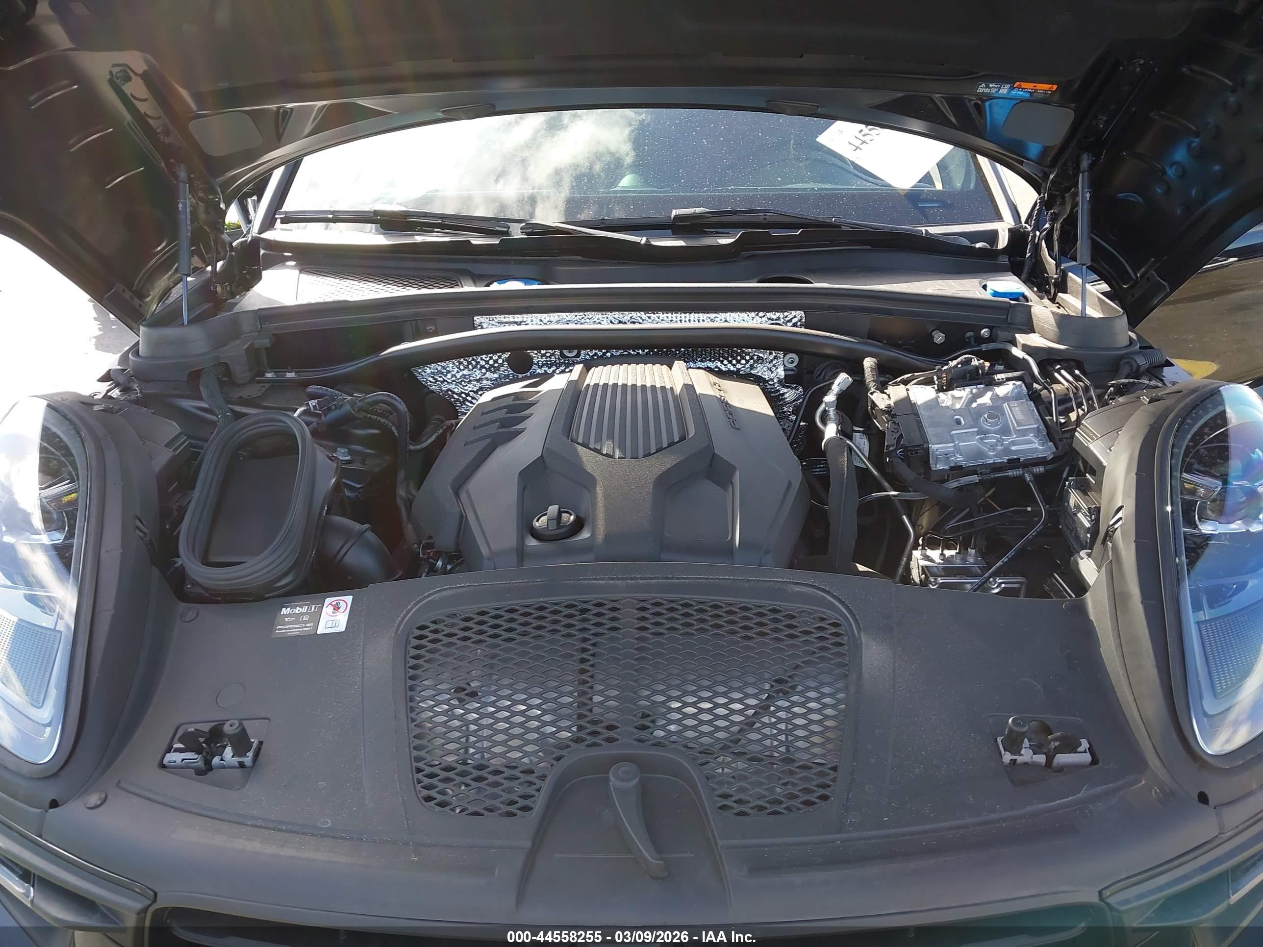 PORSCHE MACAN image 10