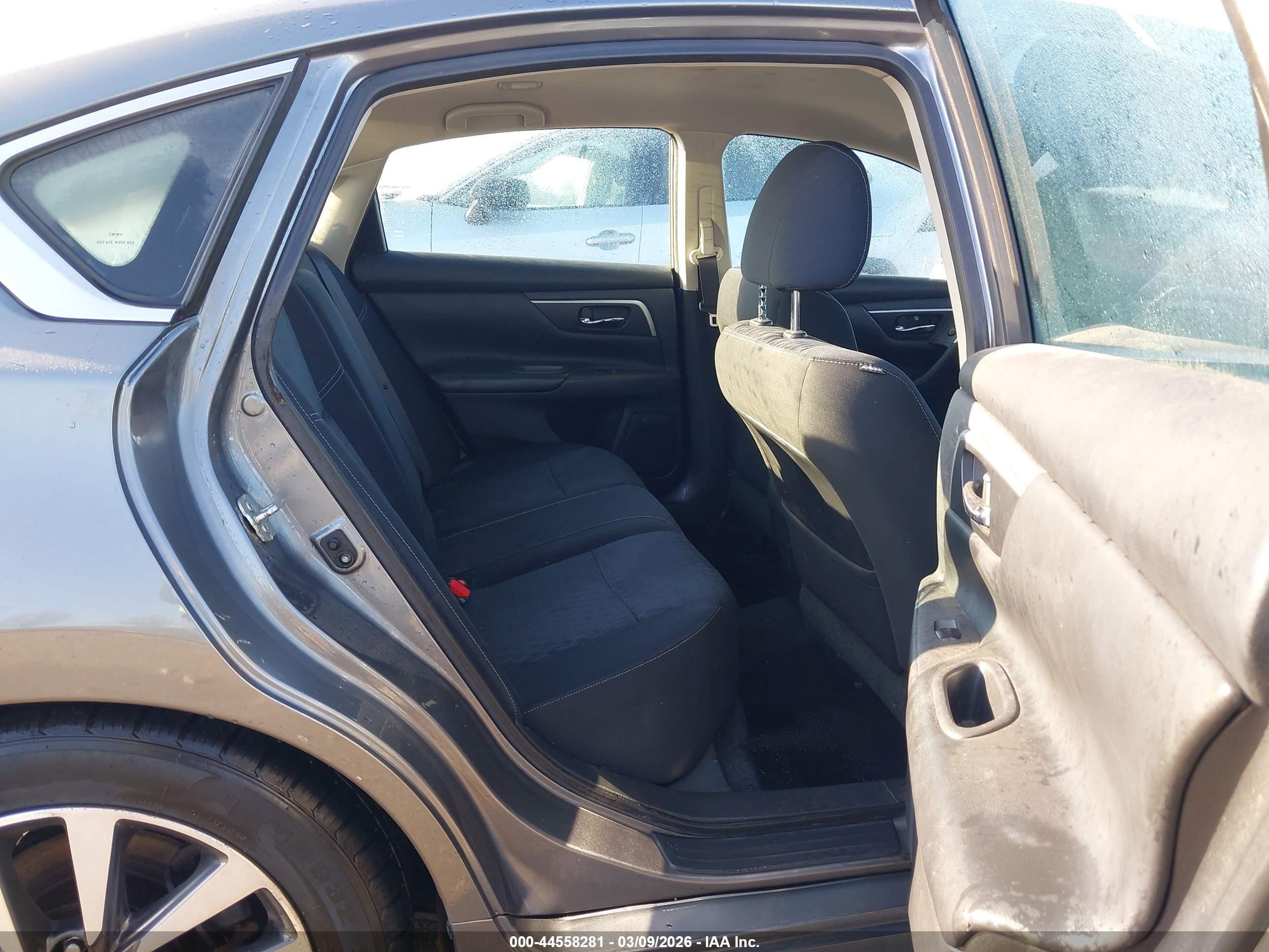 NISSAN ALTIMA image 8