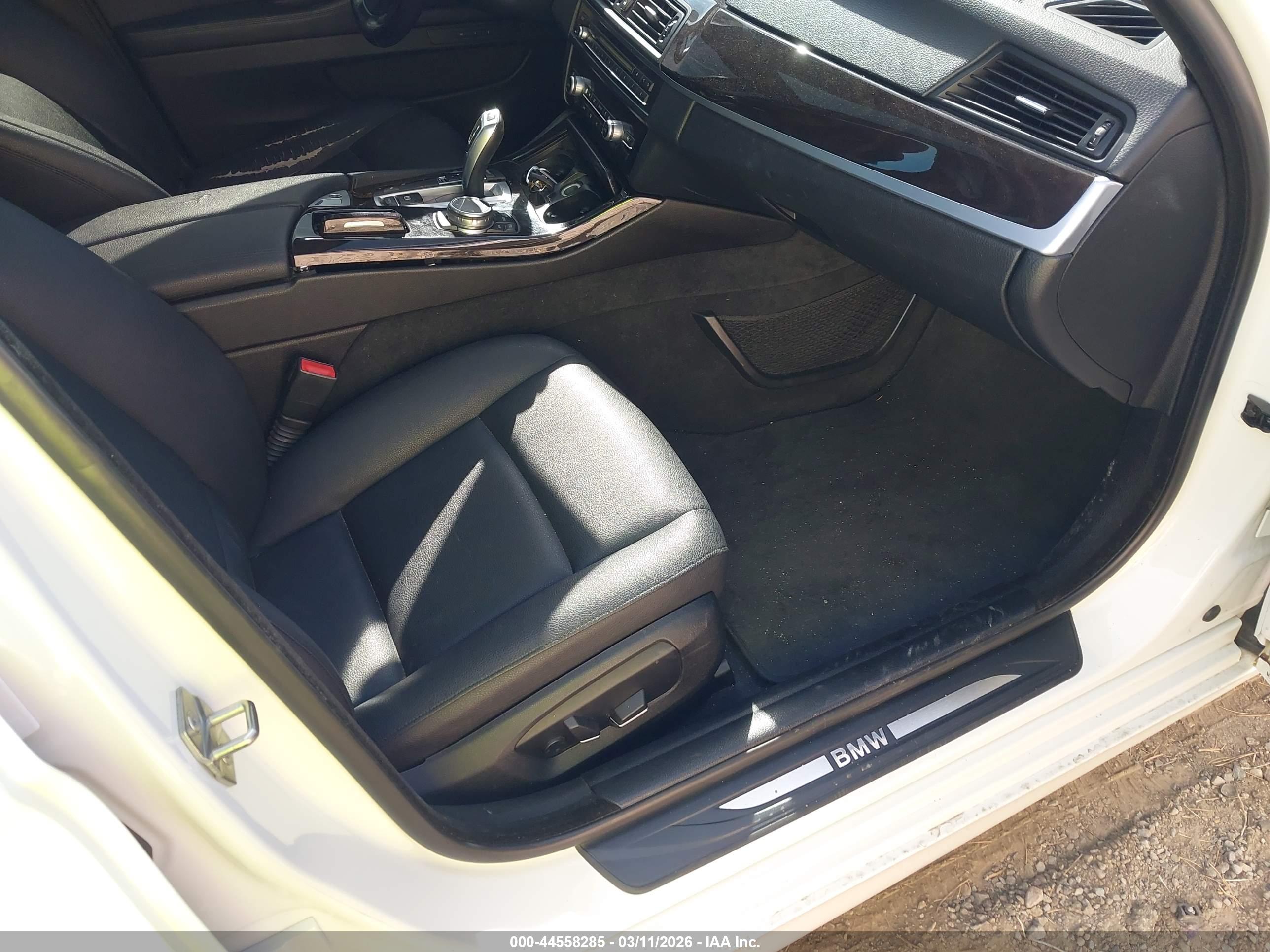 BMW 528I image 5