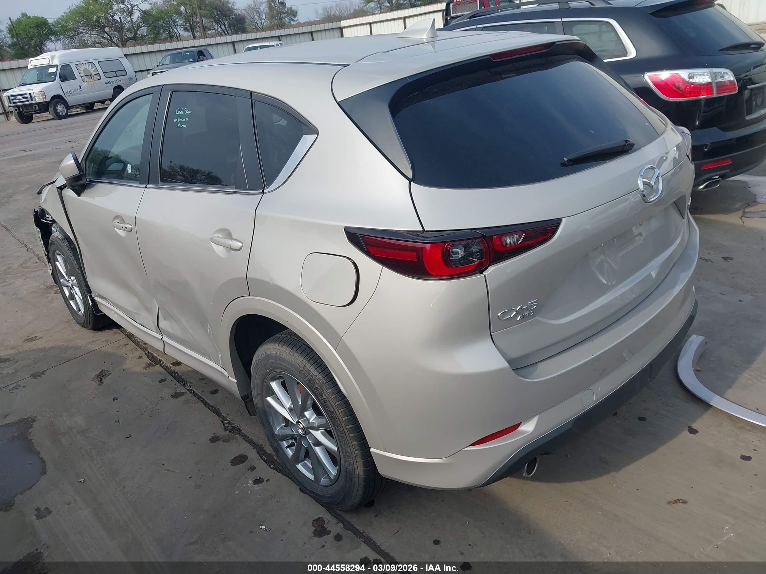 MAZDA CX-5 image 3