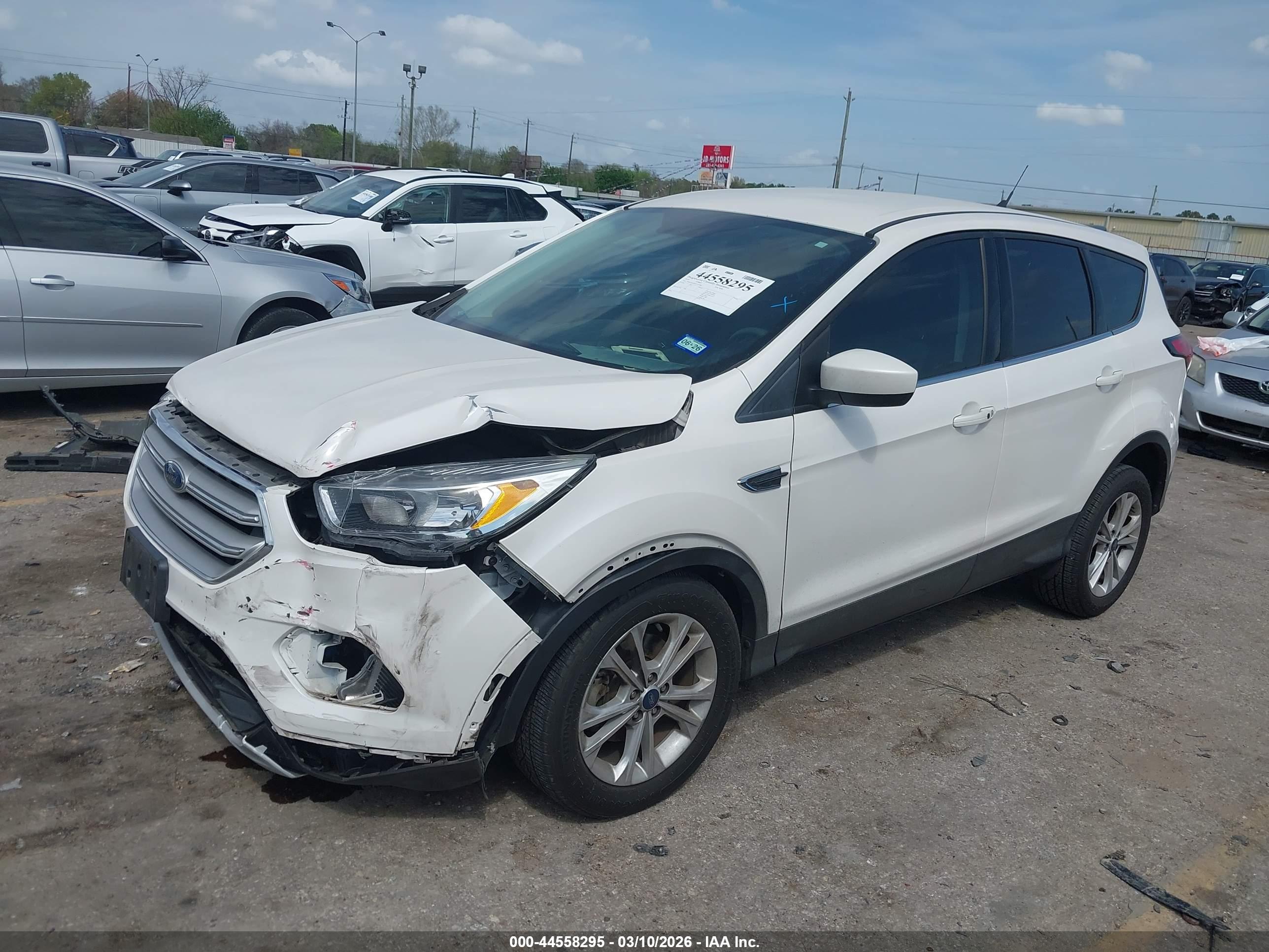 FORD ESCAPE image 2