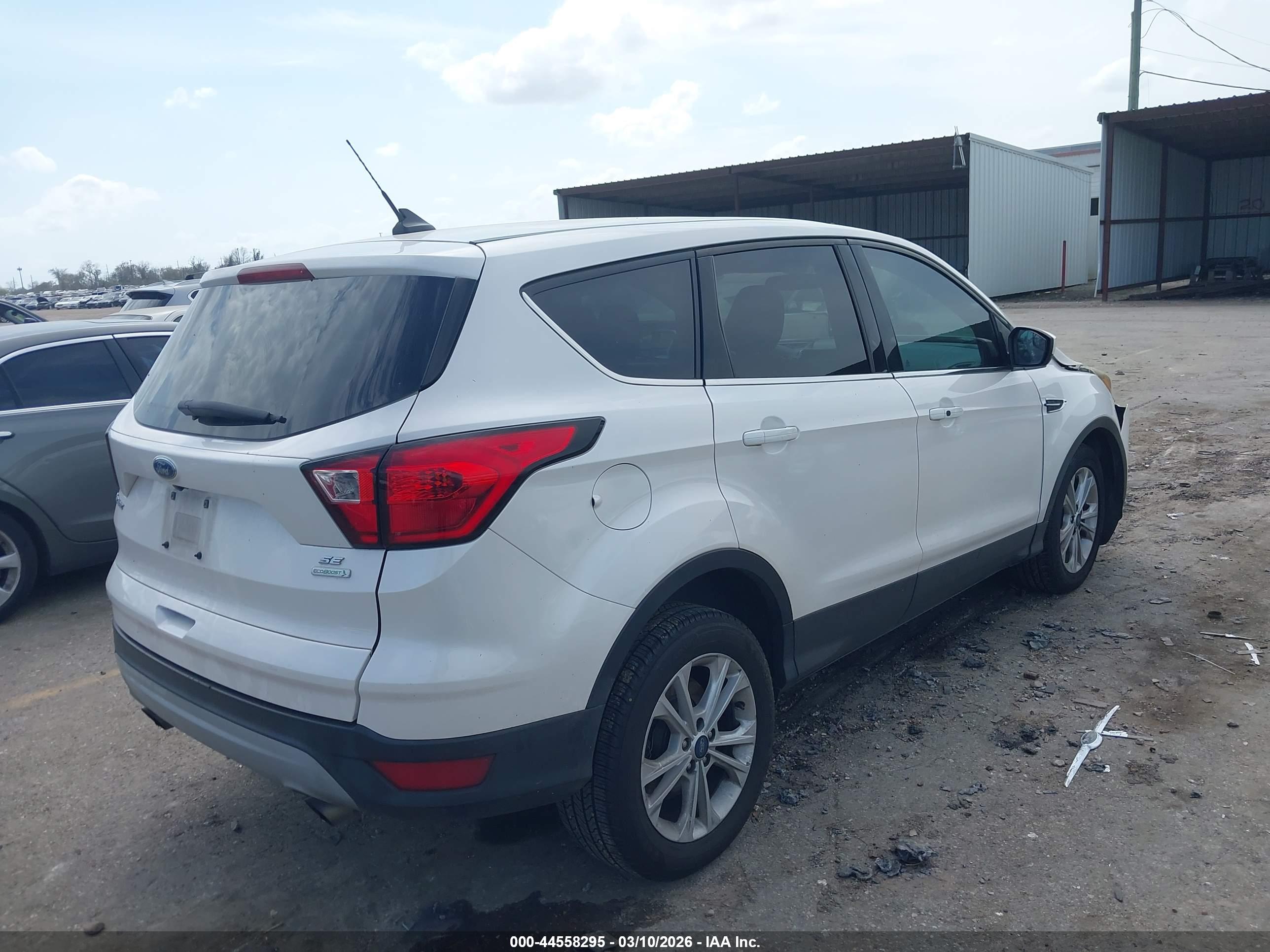 FORD ESCAPE image 4