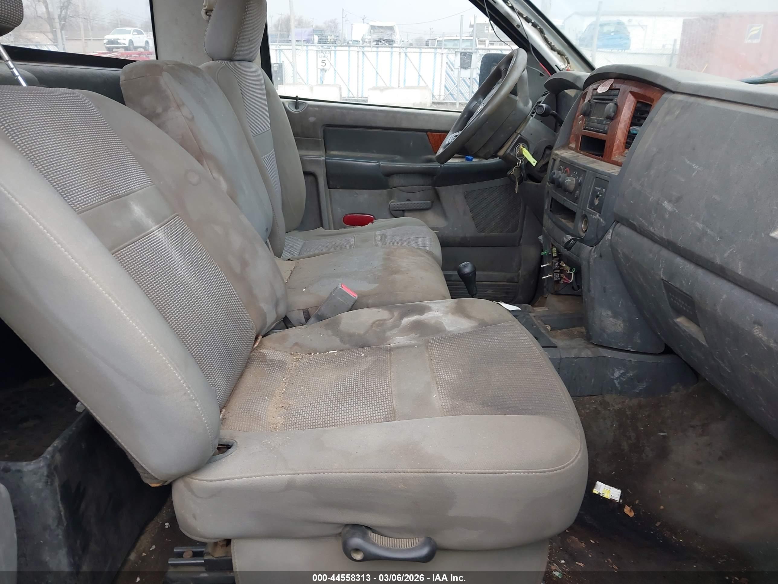 DODGE RAM image 5