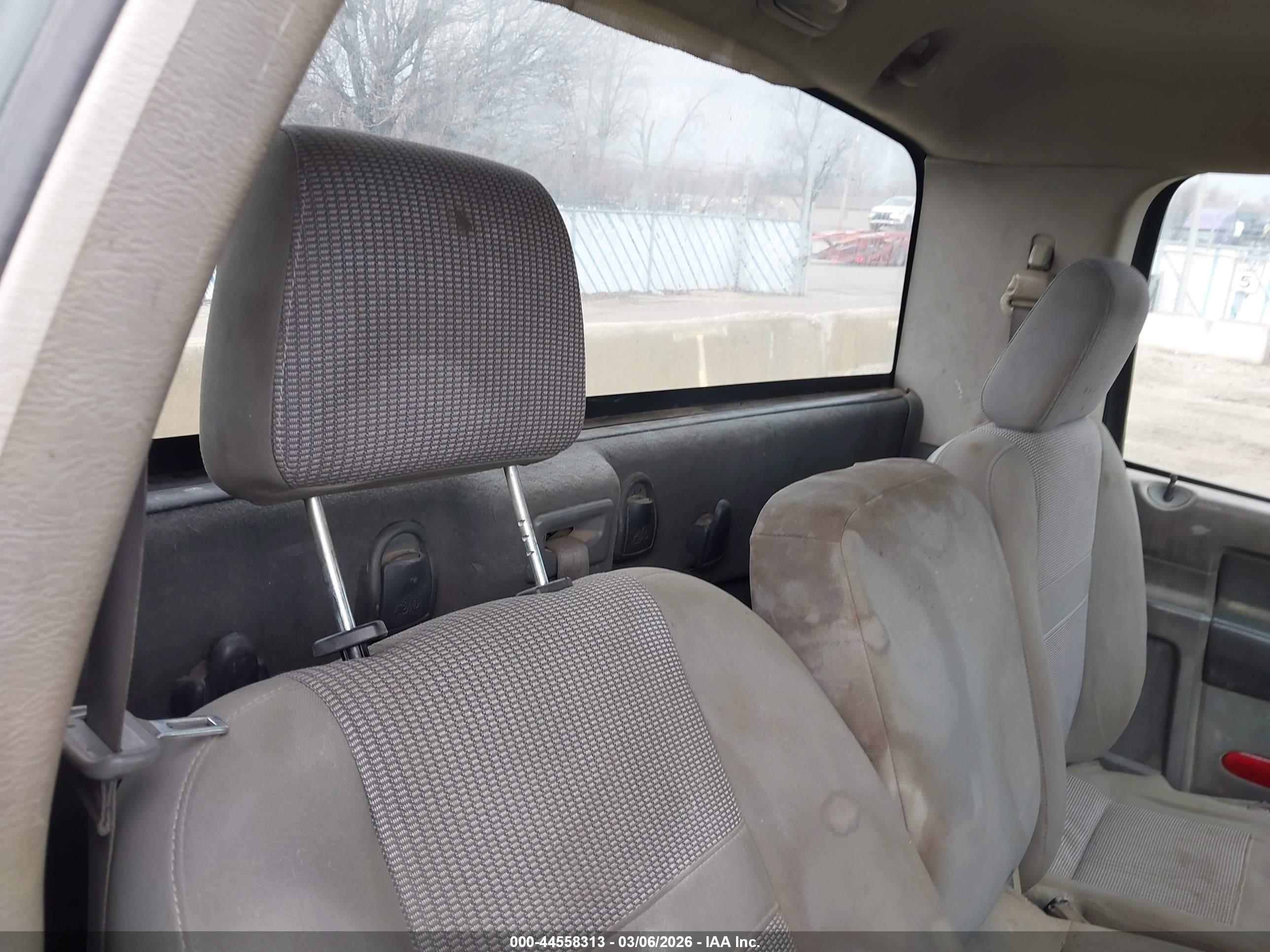DODGE RAM image 8