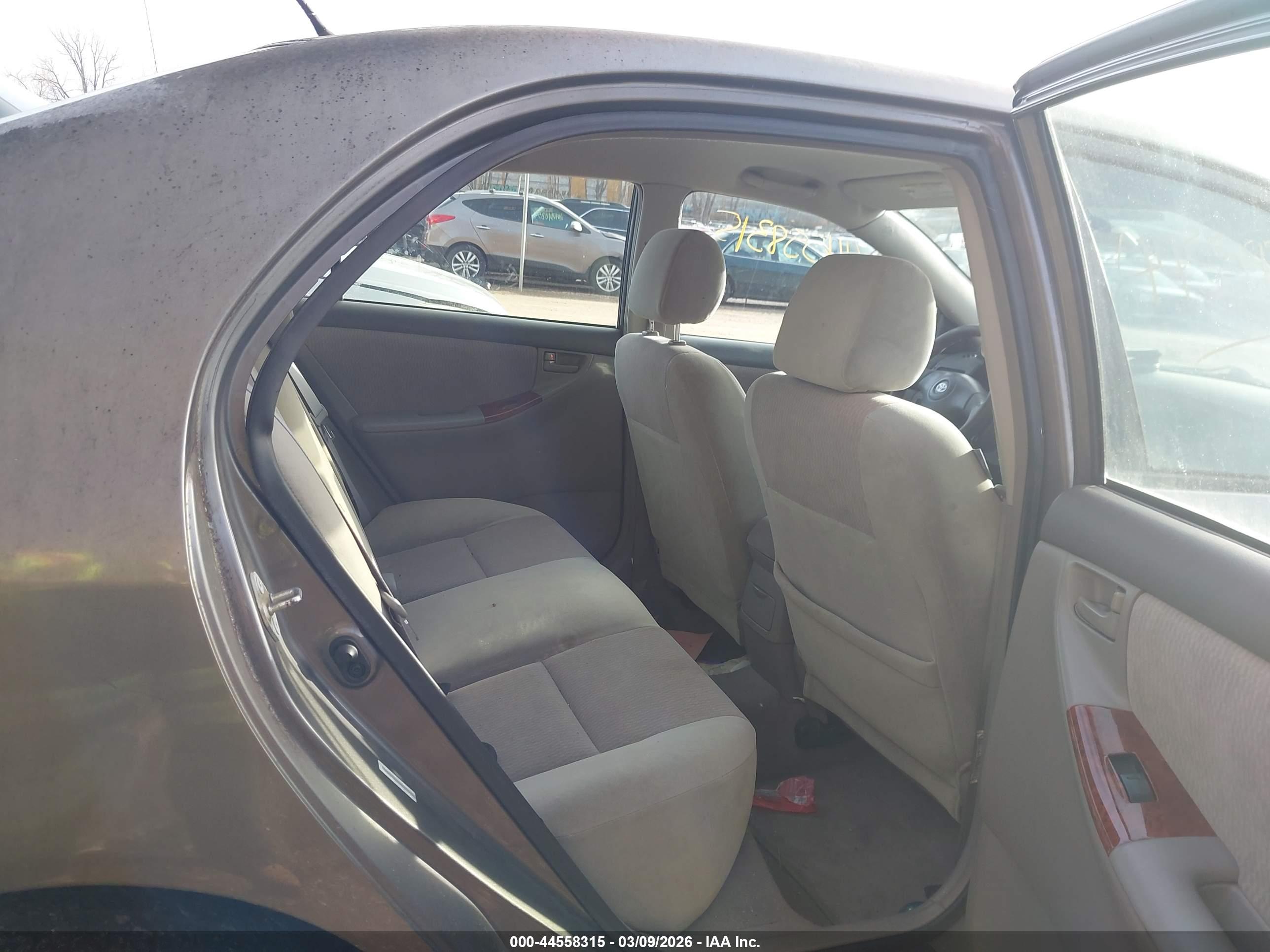 TOYOTA COROLLA image 8