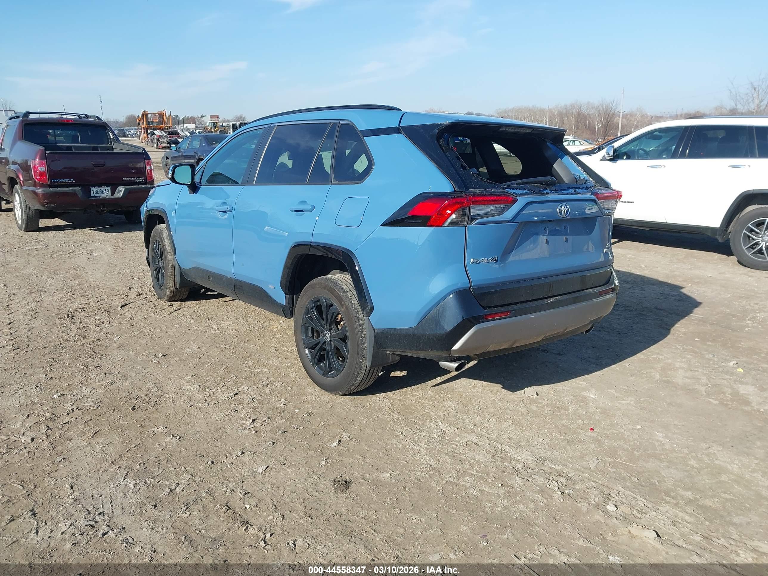 TOYOTA RAV4 image 3