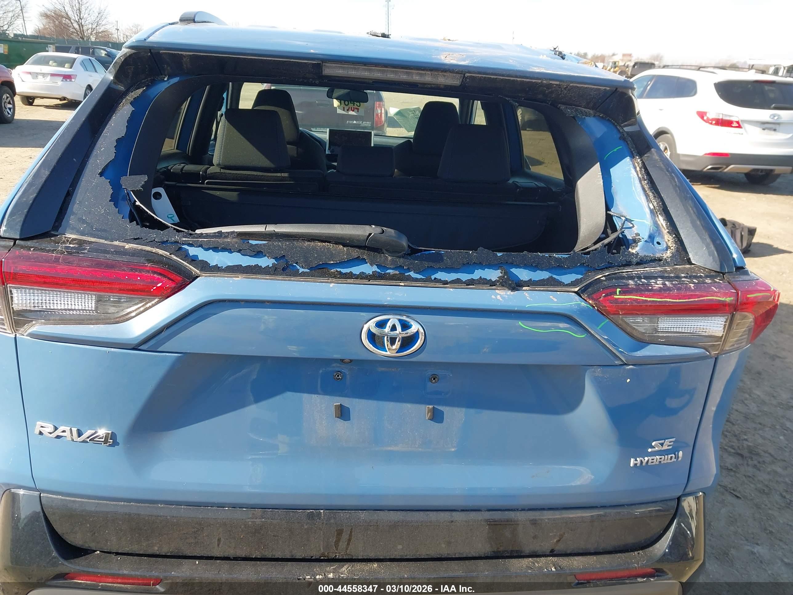 TOYOTA RAV4 image 6
