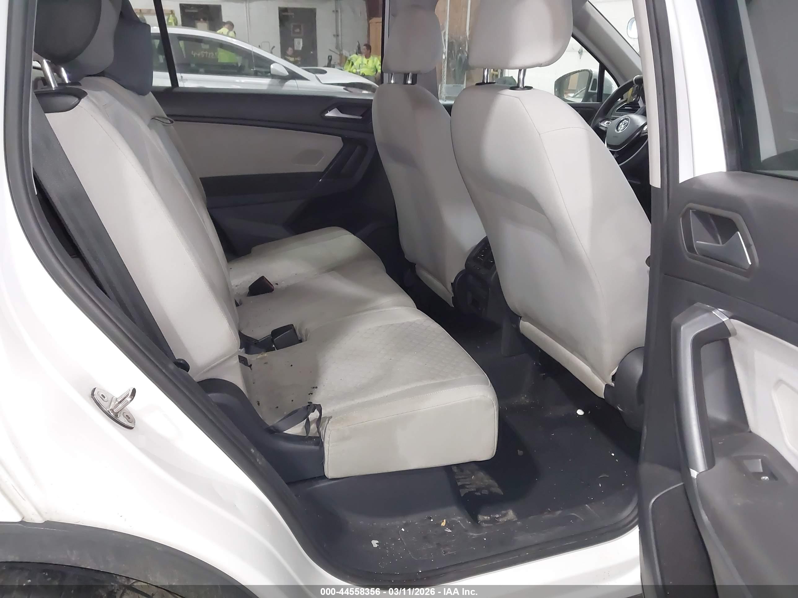 VOLKSWAGEN TIGUAN image 8