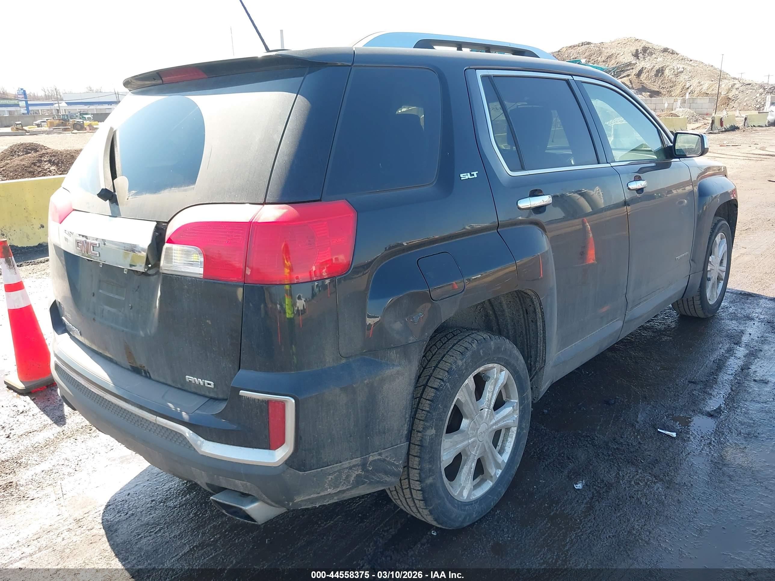 GMC TERRAIN image 4