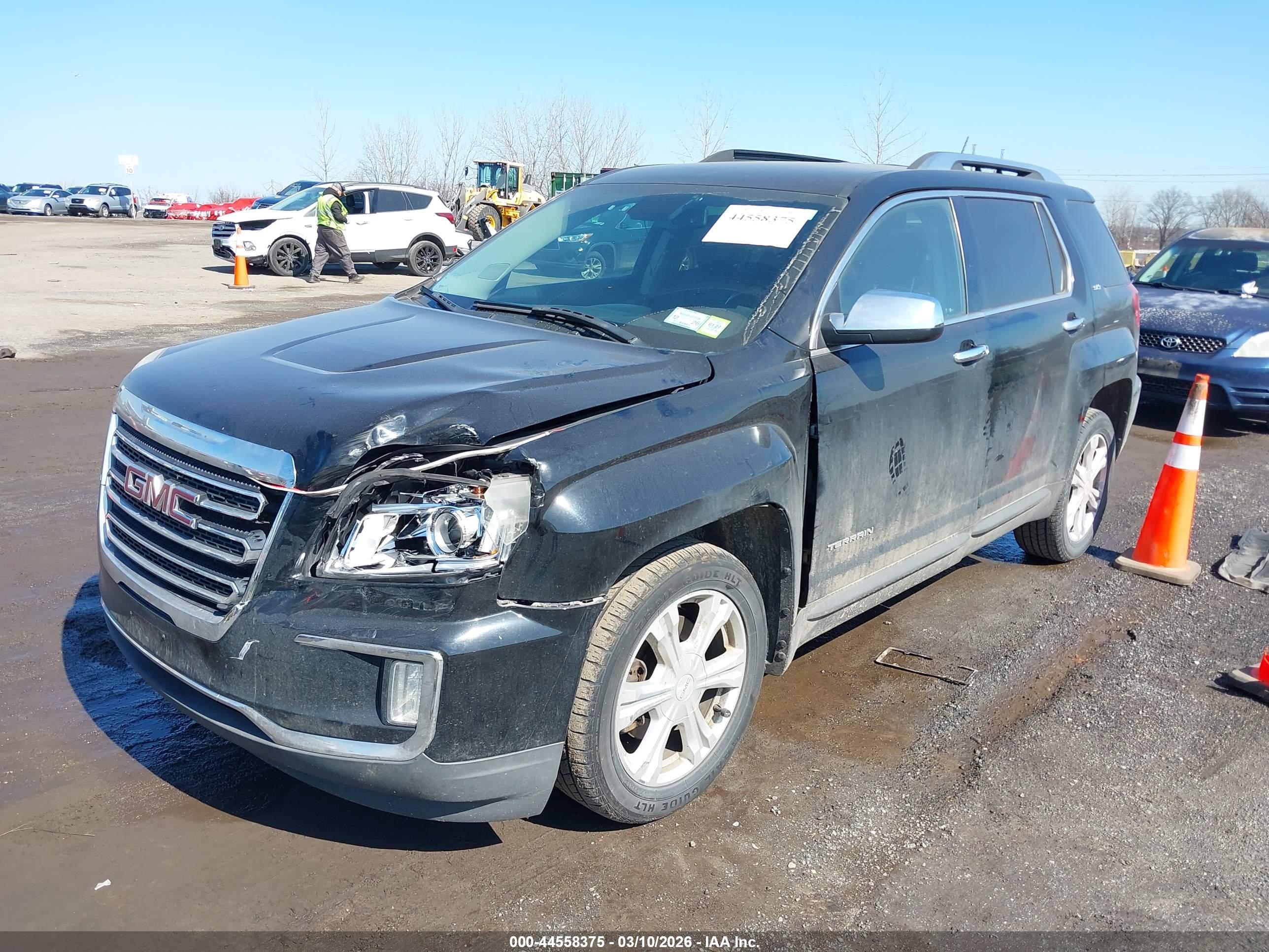 GMC TERRAIN image 6