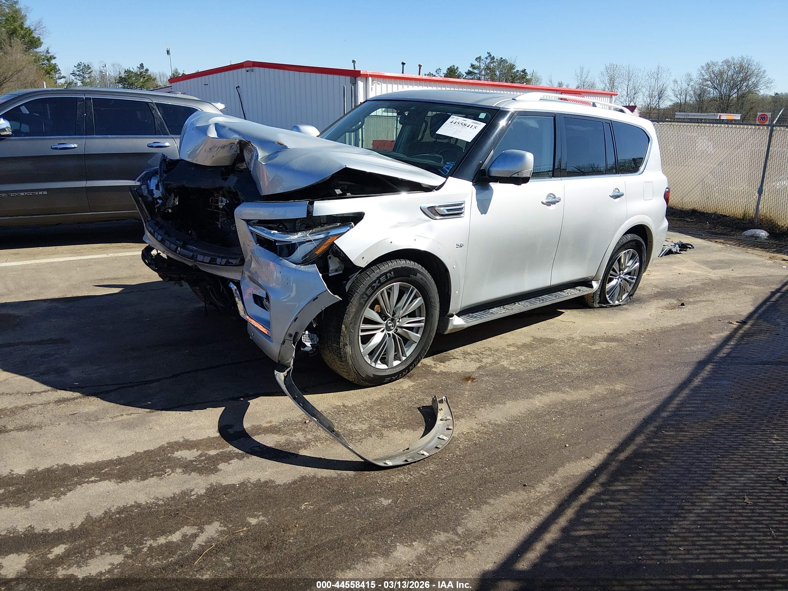 INFINITI QX80 image 2