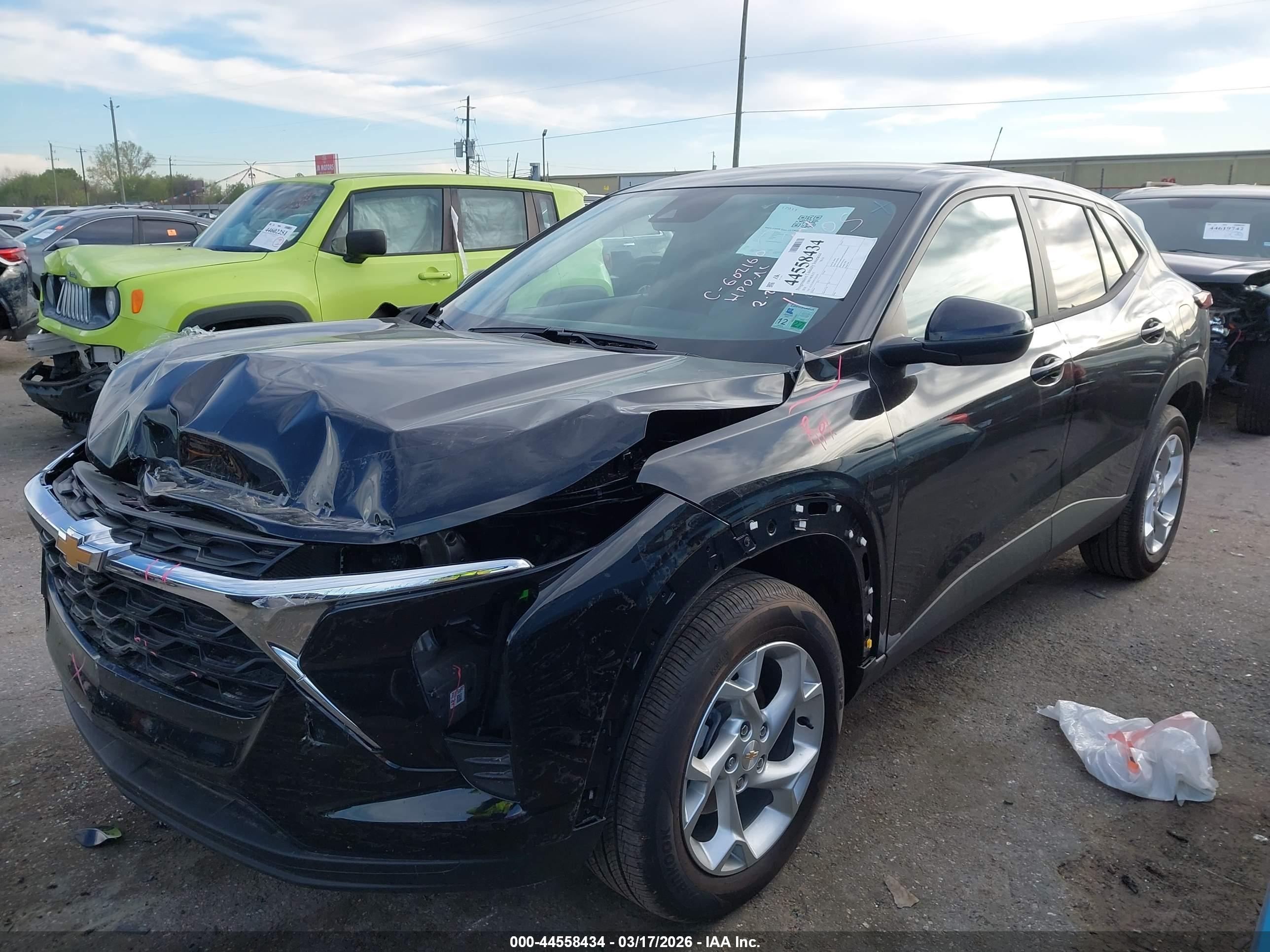 CHEVROLET TRAX image 2