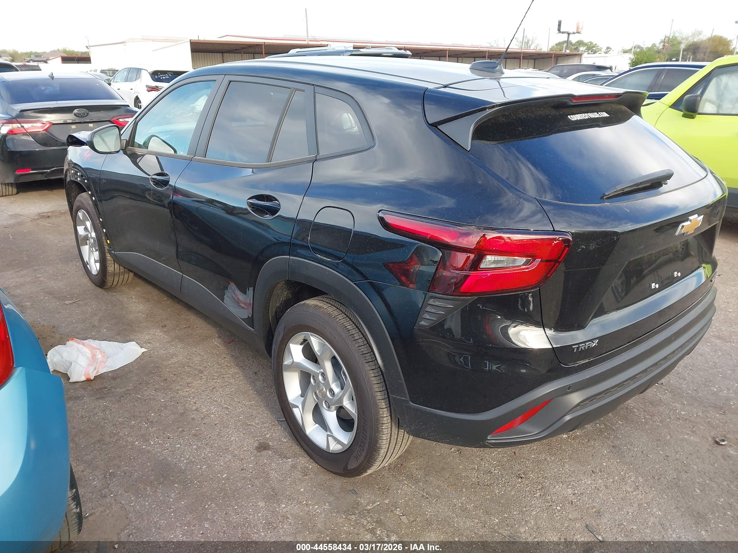 CHEVROLET TRAX image 3