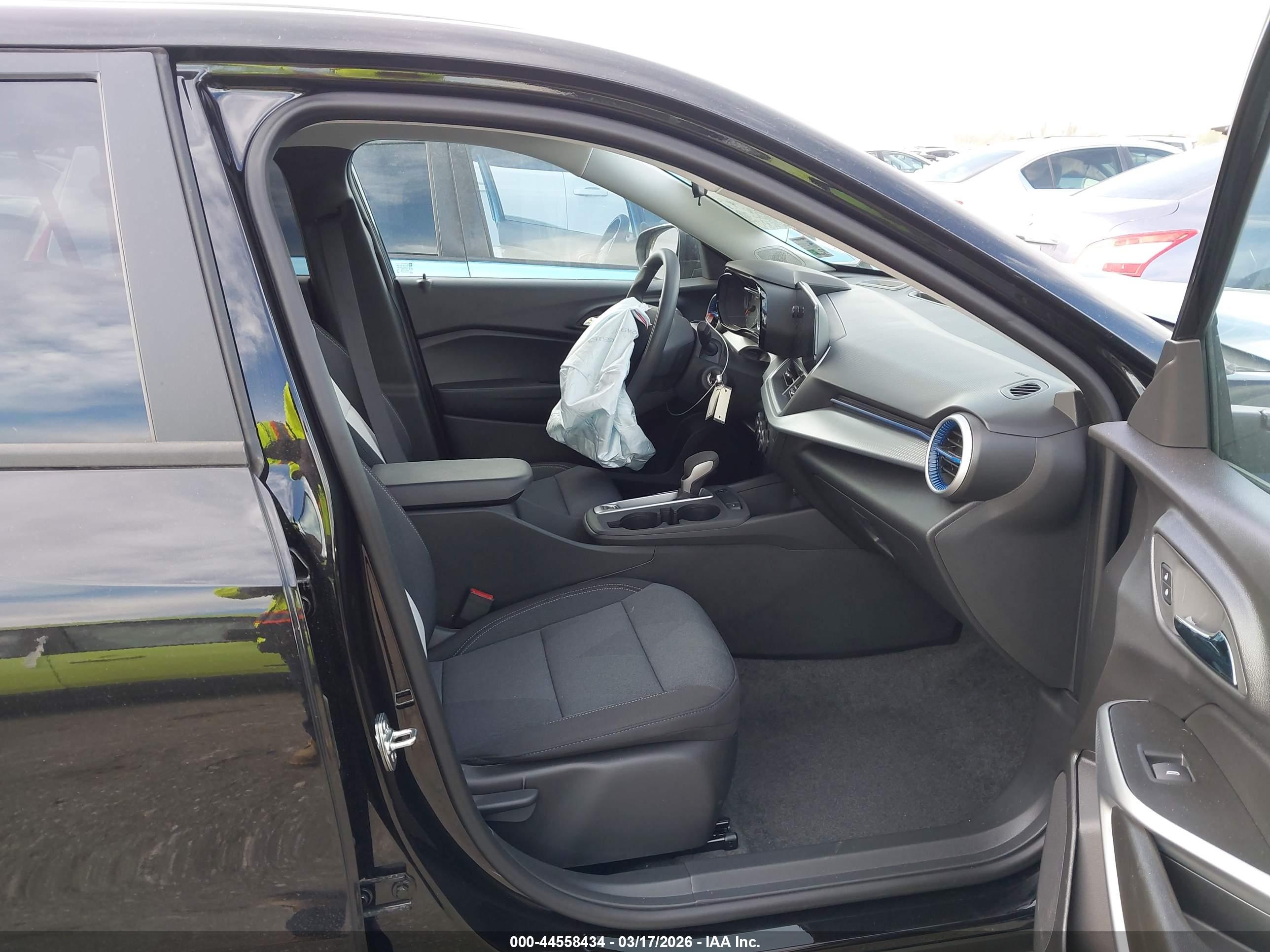 CHEVROLET TRAX image 5