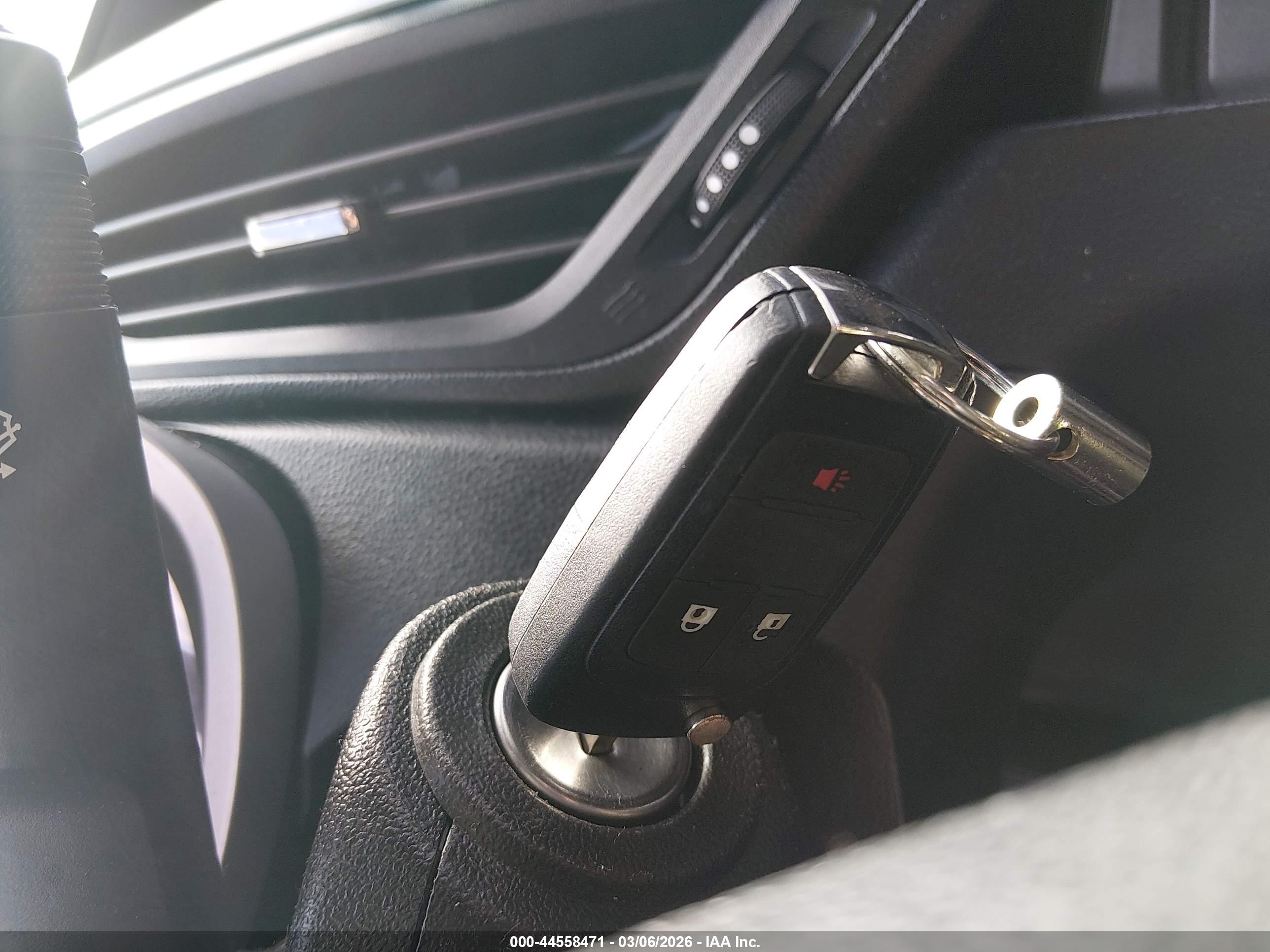 CHEVROLET EQUINOX image 11