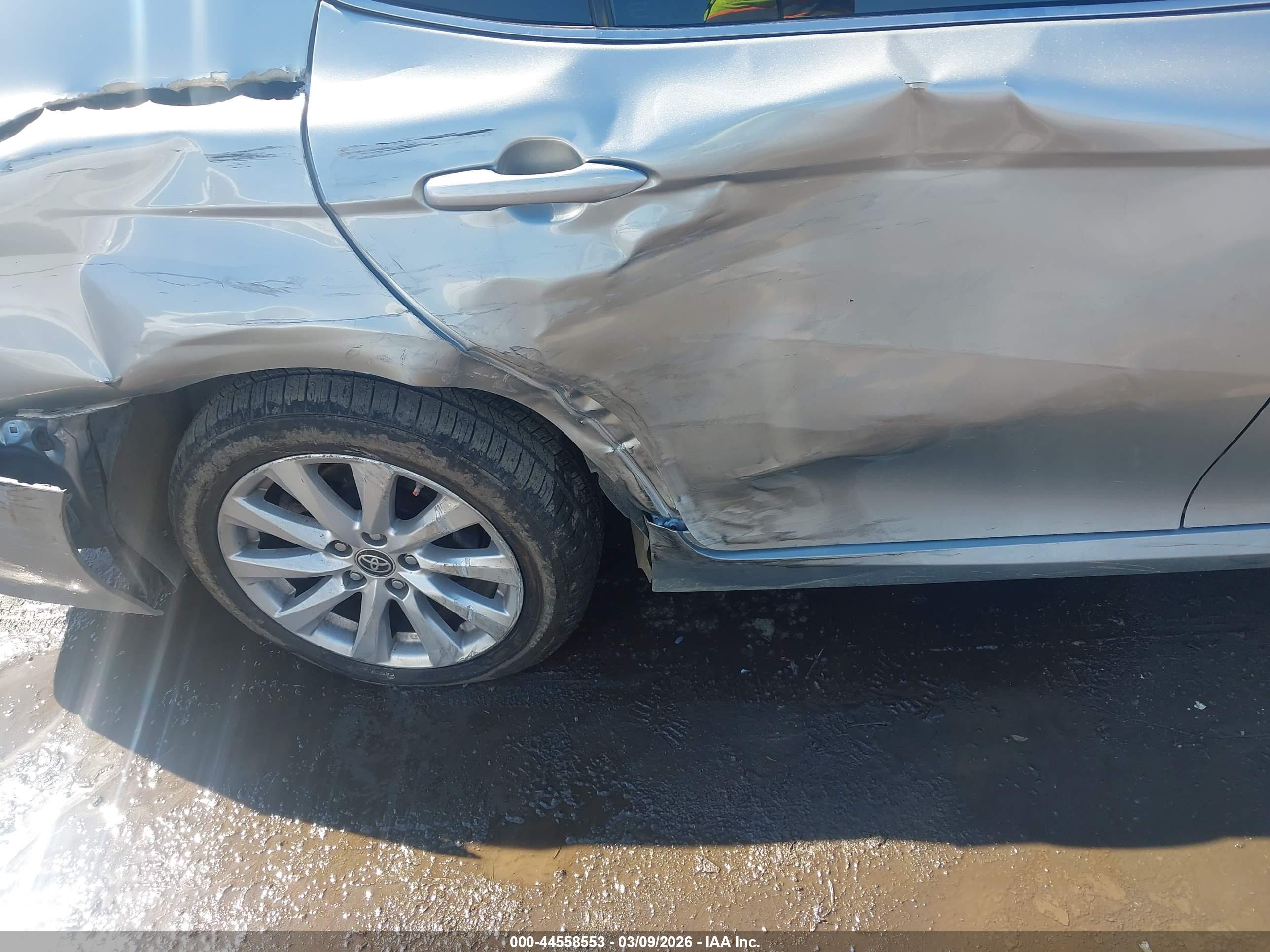 TOYOTA CAMRY image 6