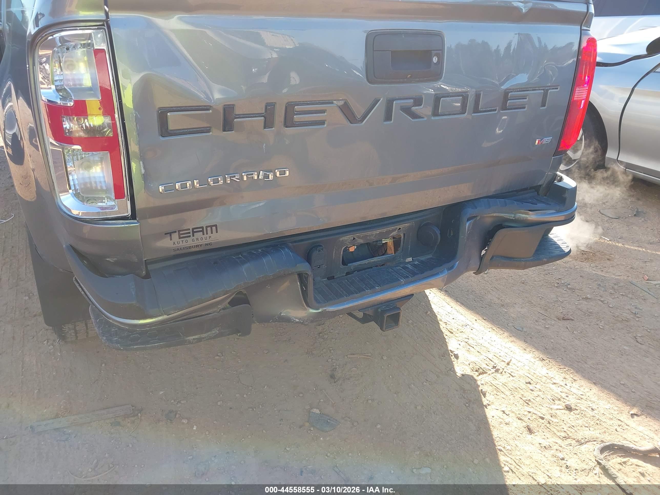 CHEVROLET COLORADO image 6