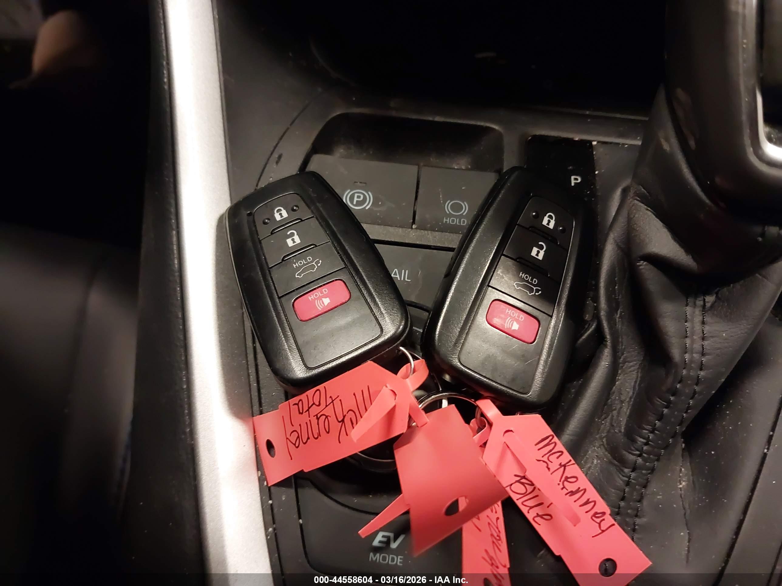 TOYOTA RAV4 image 11