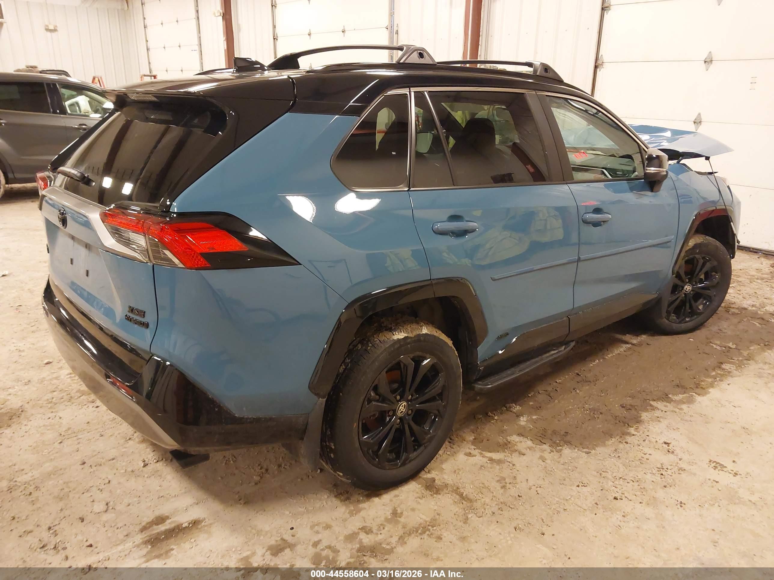 TOYOTA RAV4 image 4