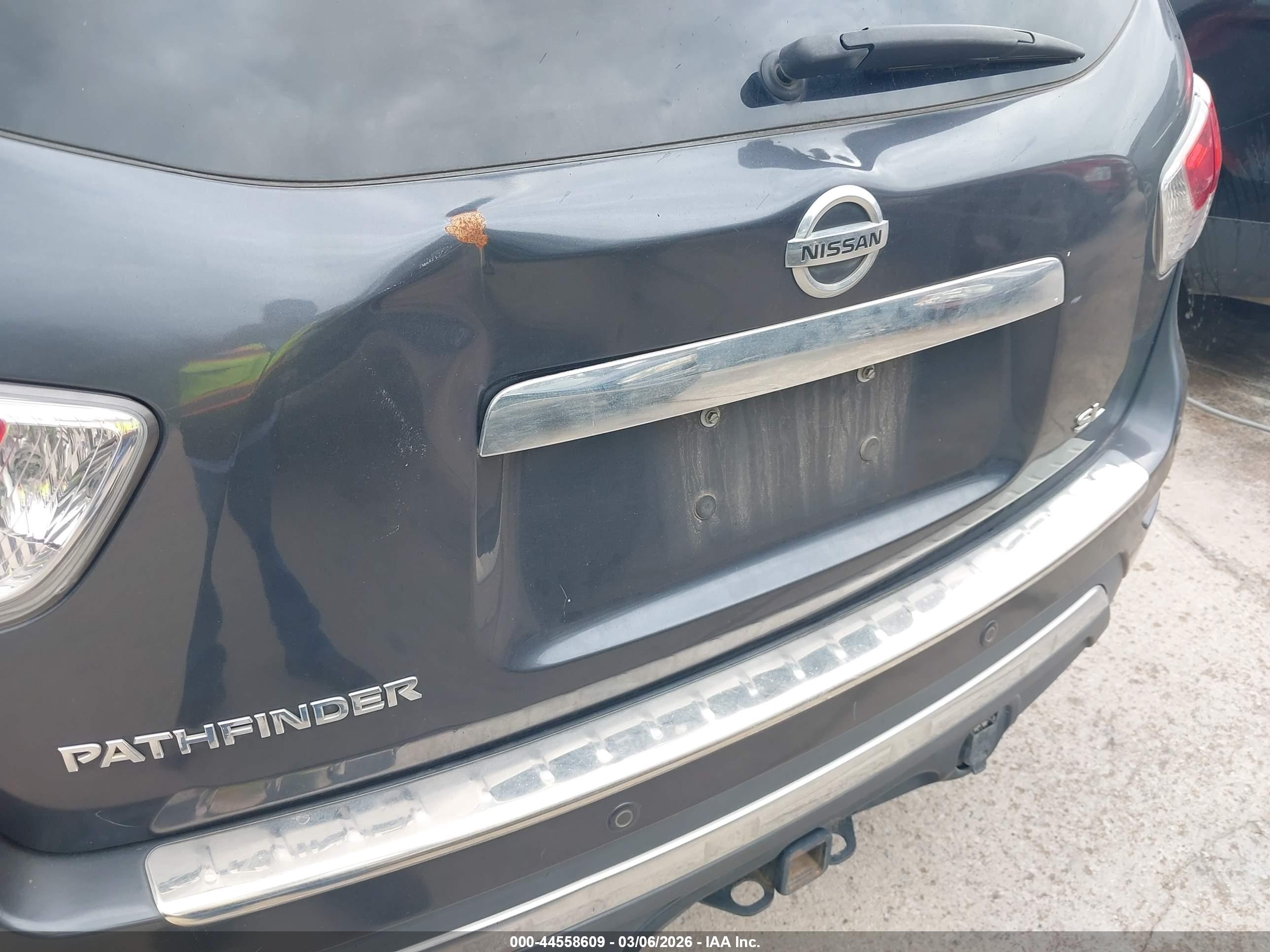 NISSAN PATHFINDER image 6
