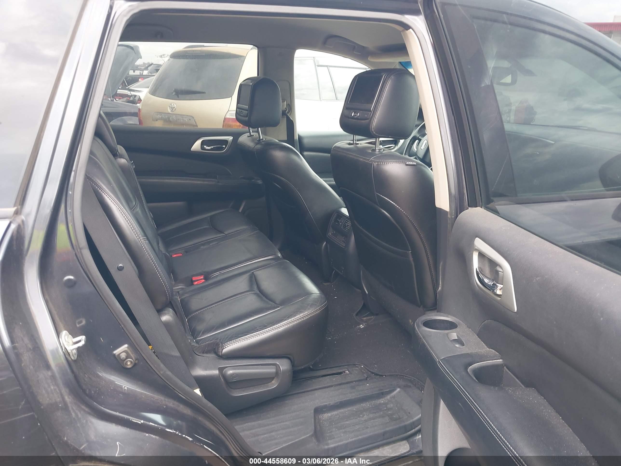 NISSAN PATHFINDER image 8