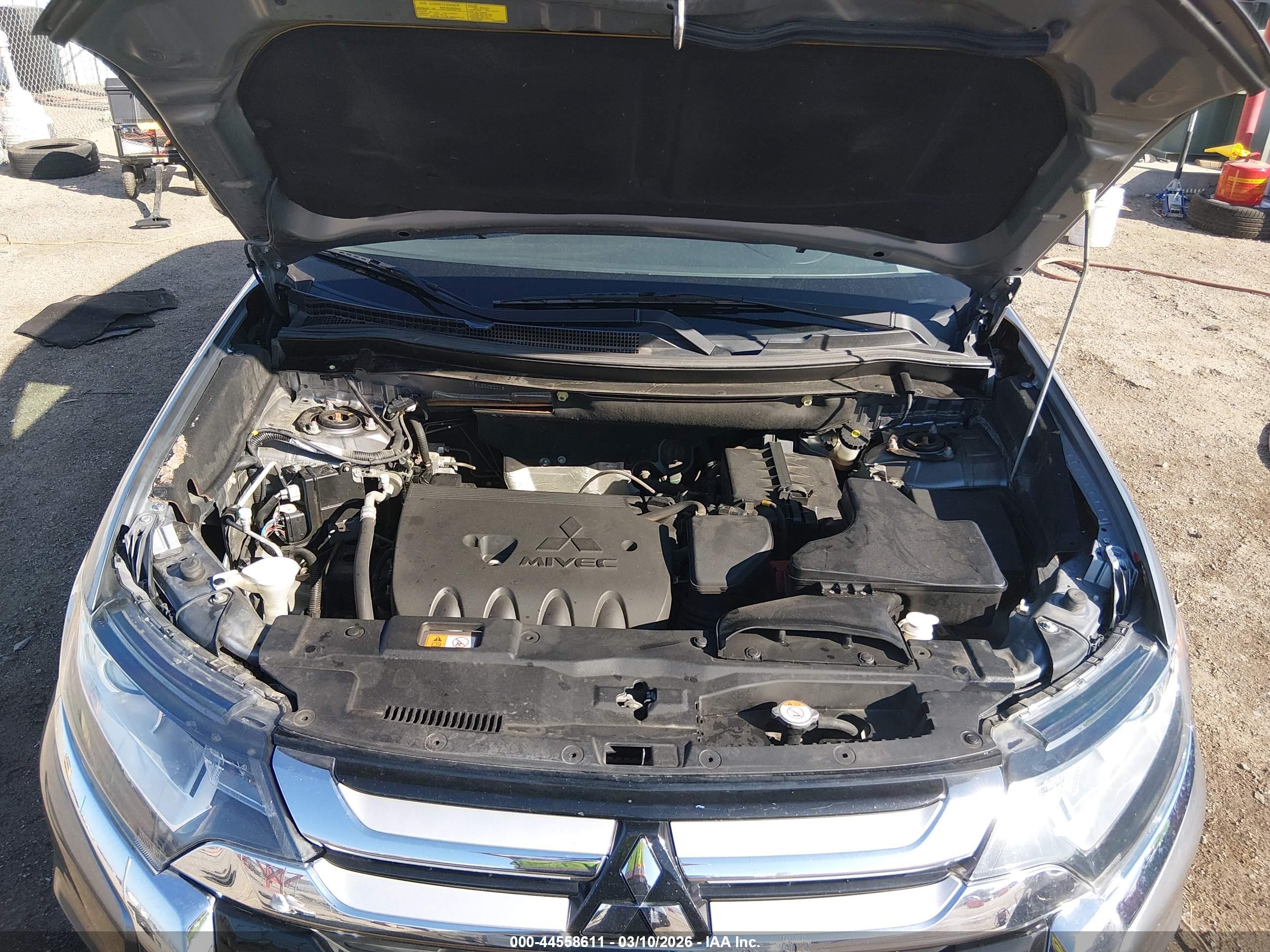 MITSUBISHI OUTLANDER image 10
