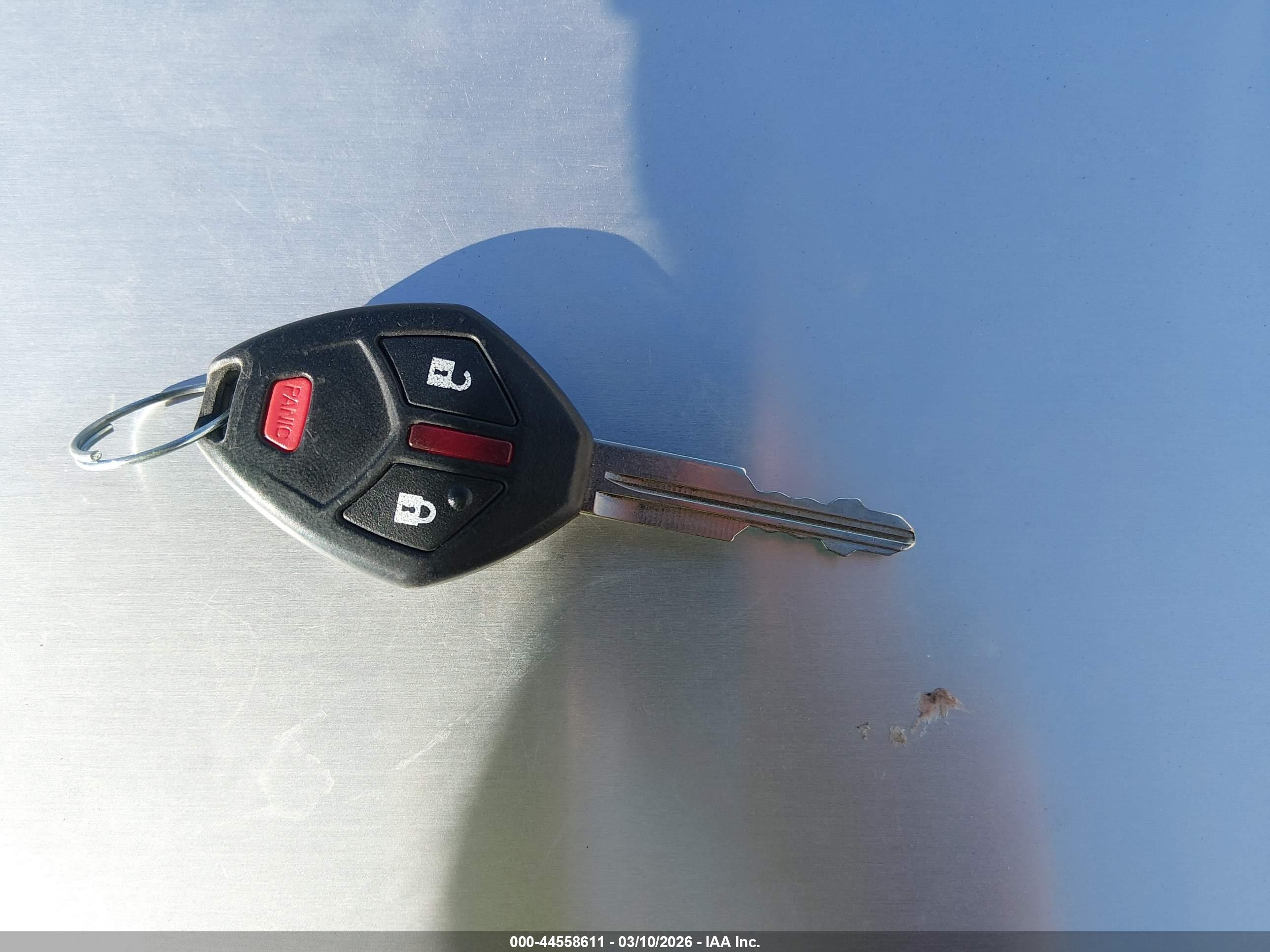 MITSUBISHI OUTLANDER image 11