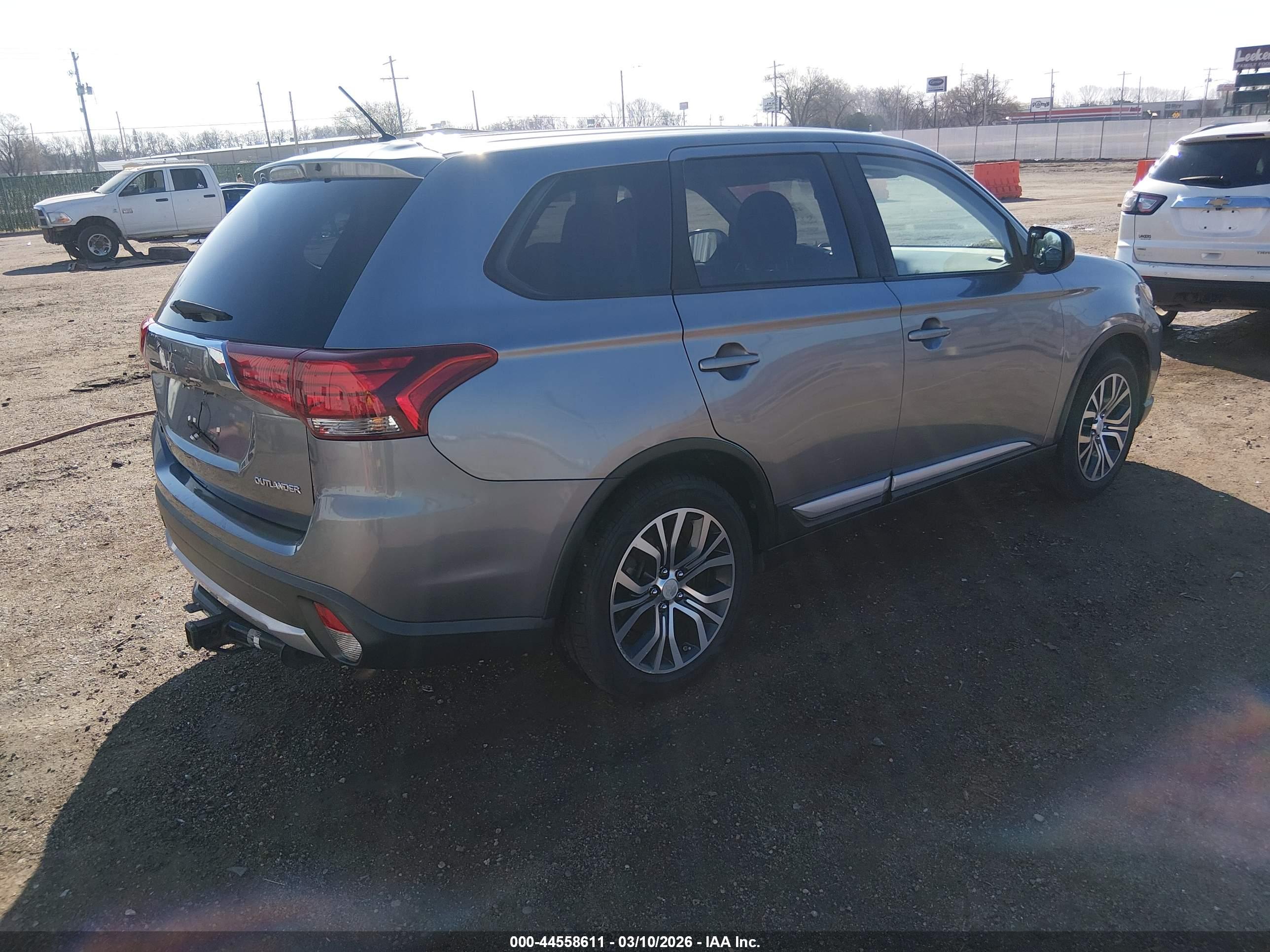 MITSUBISHI OUTLANDER image 4