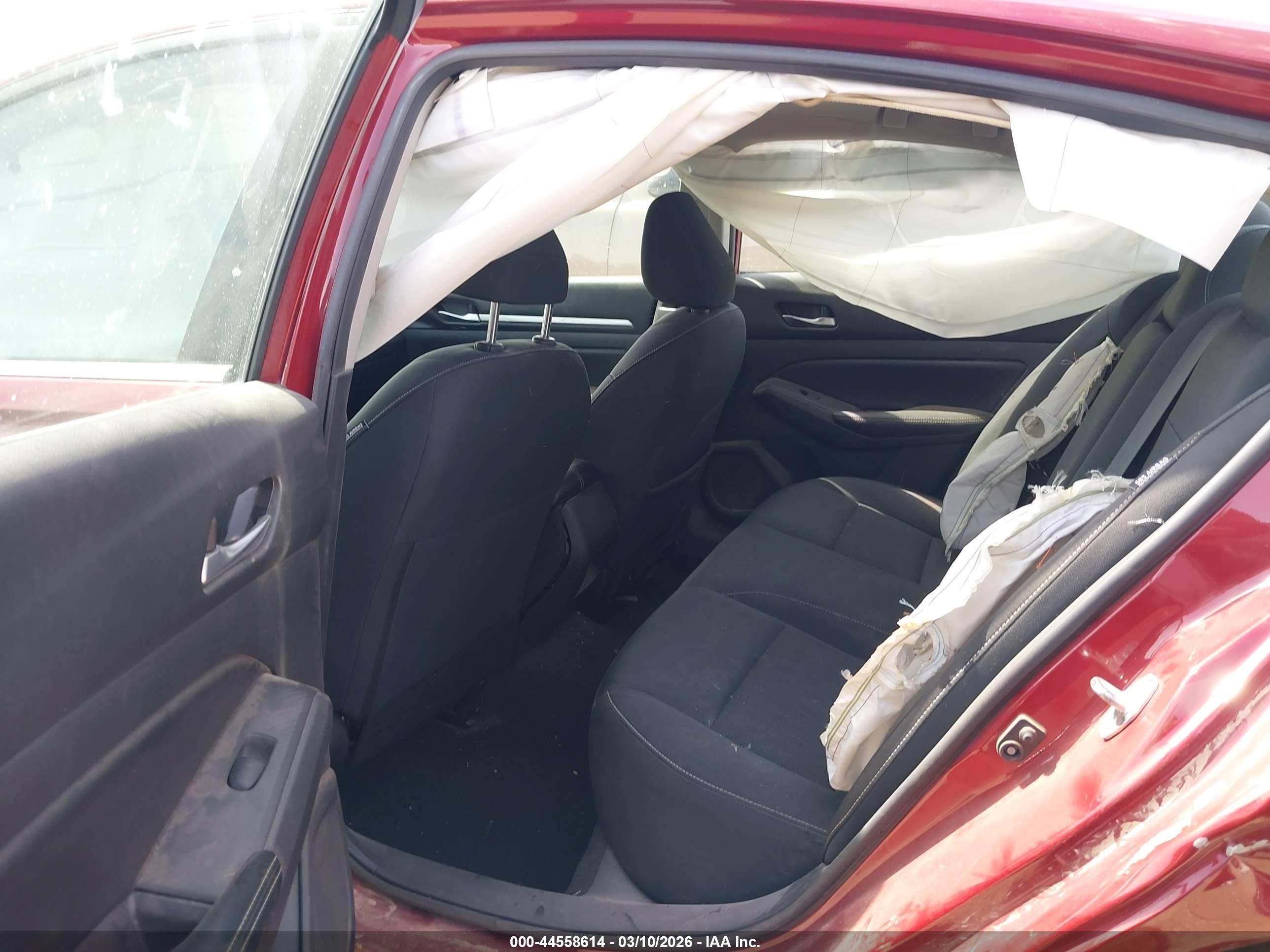NISSAN ALTIMA image 8