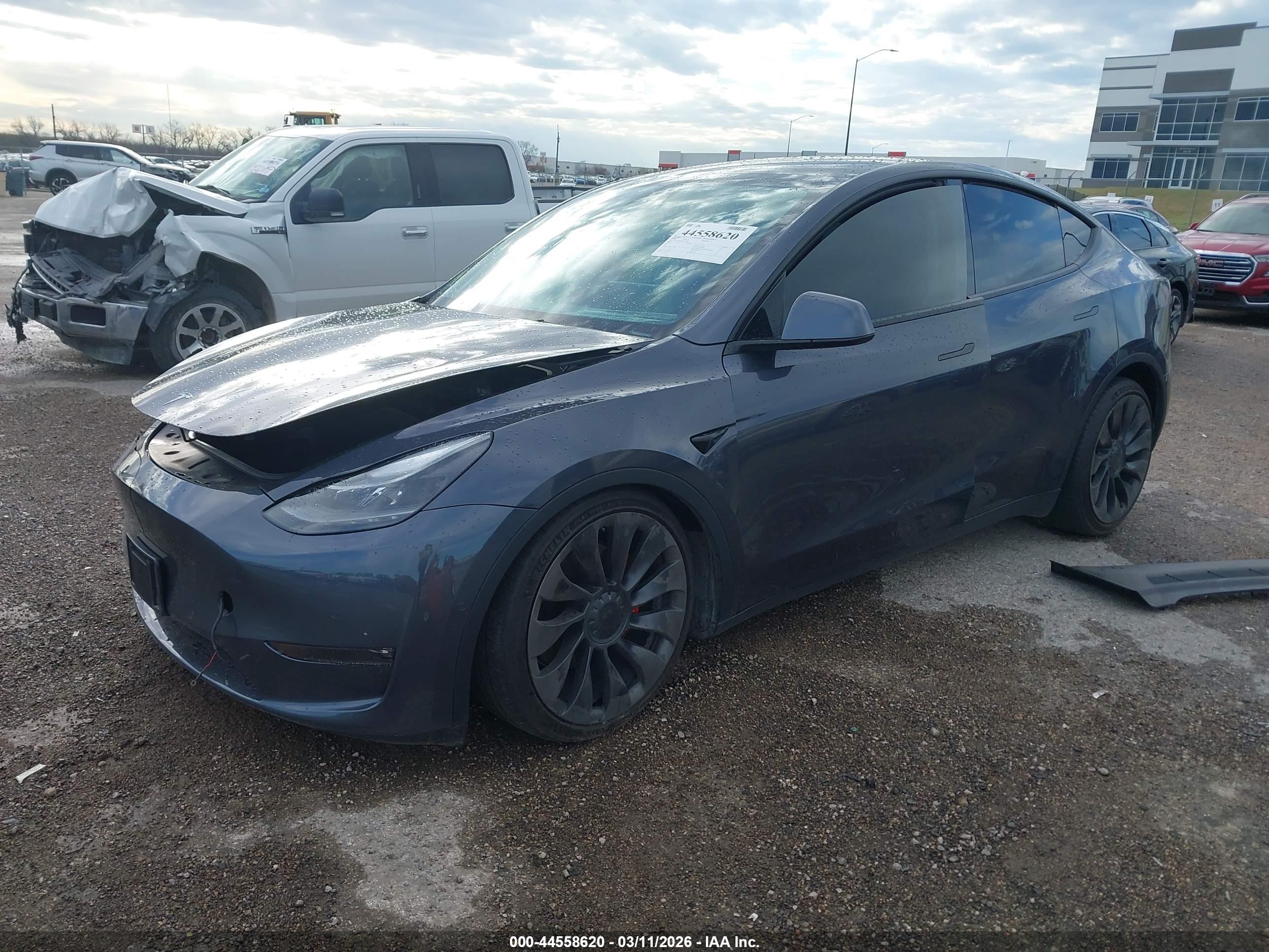 TESLA MODEL image 2