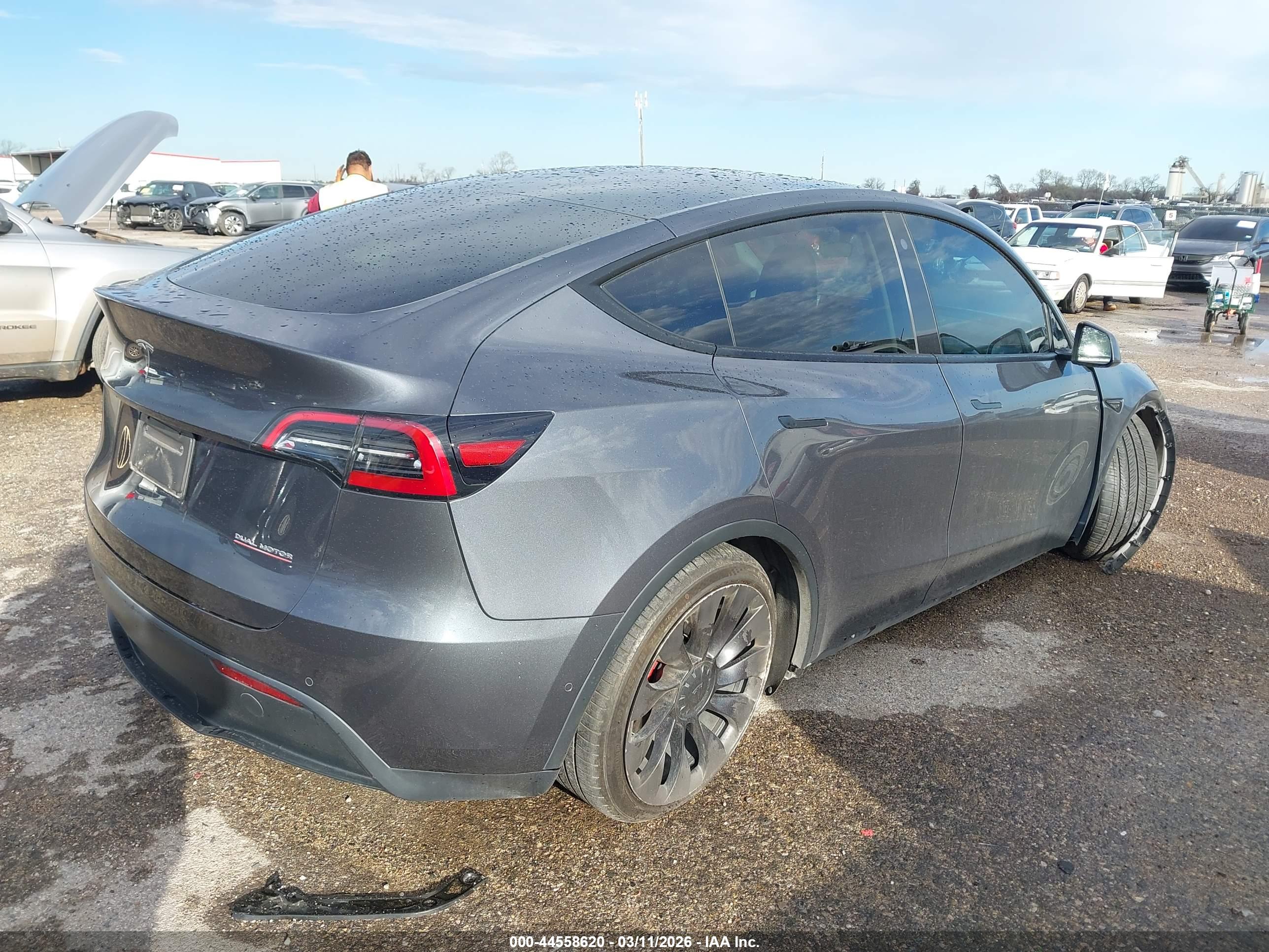 TESLA MODEL image 4