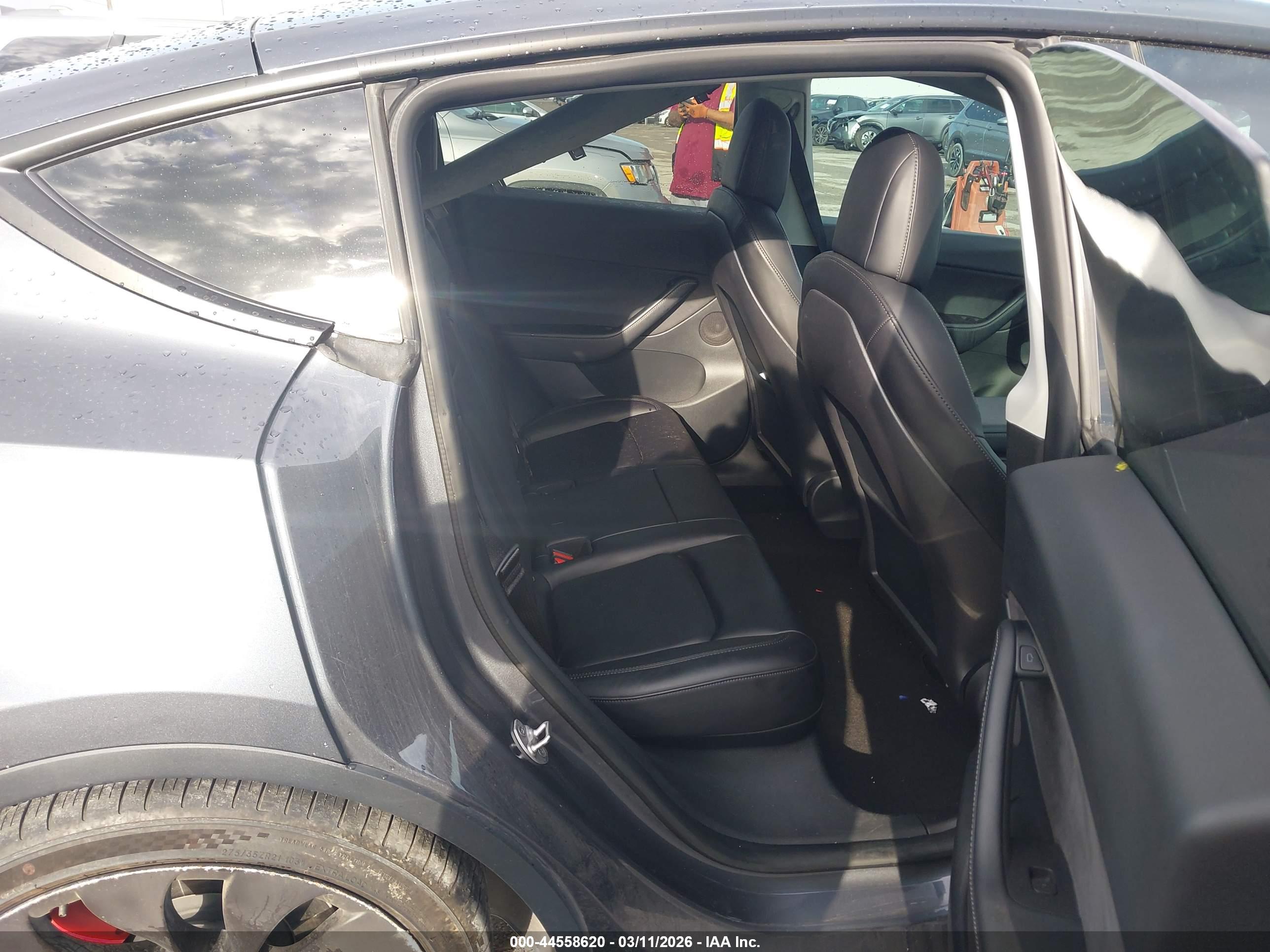 TESLA MODEL image 8