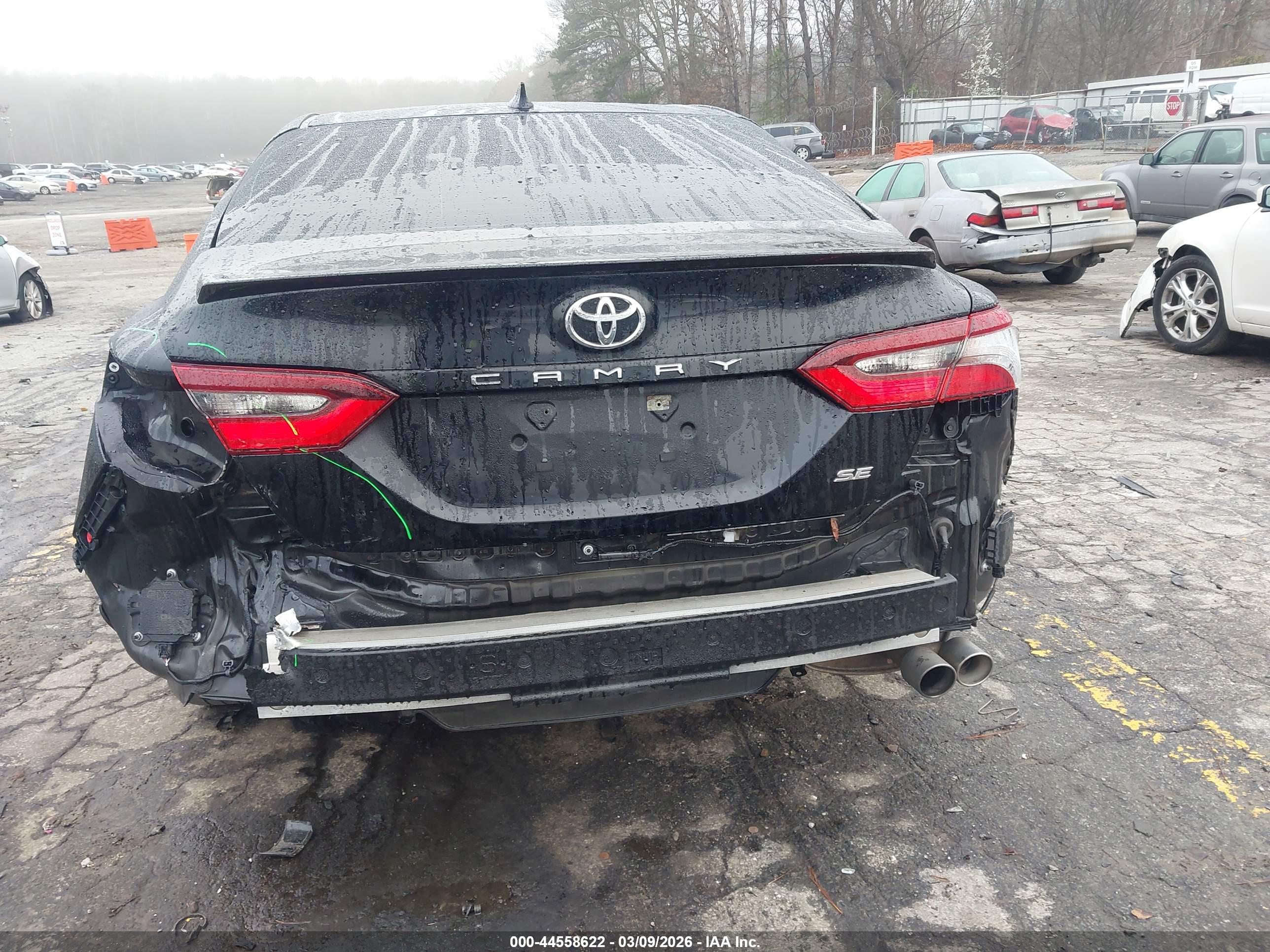 TOYOTA CAMRY image 6