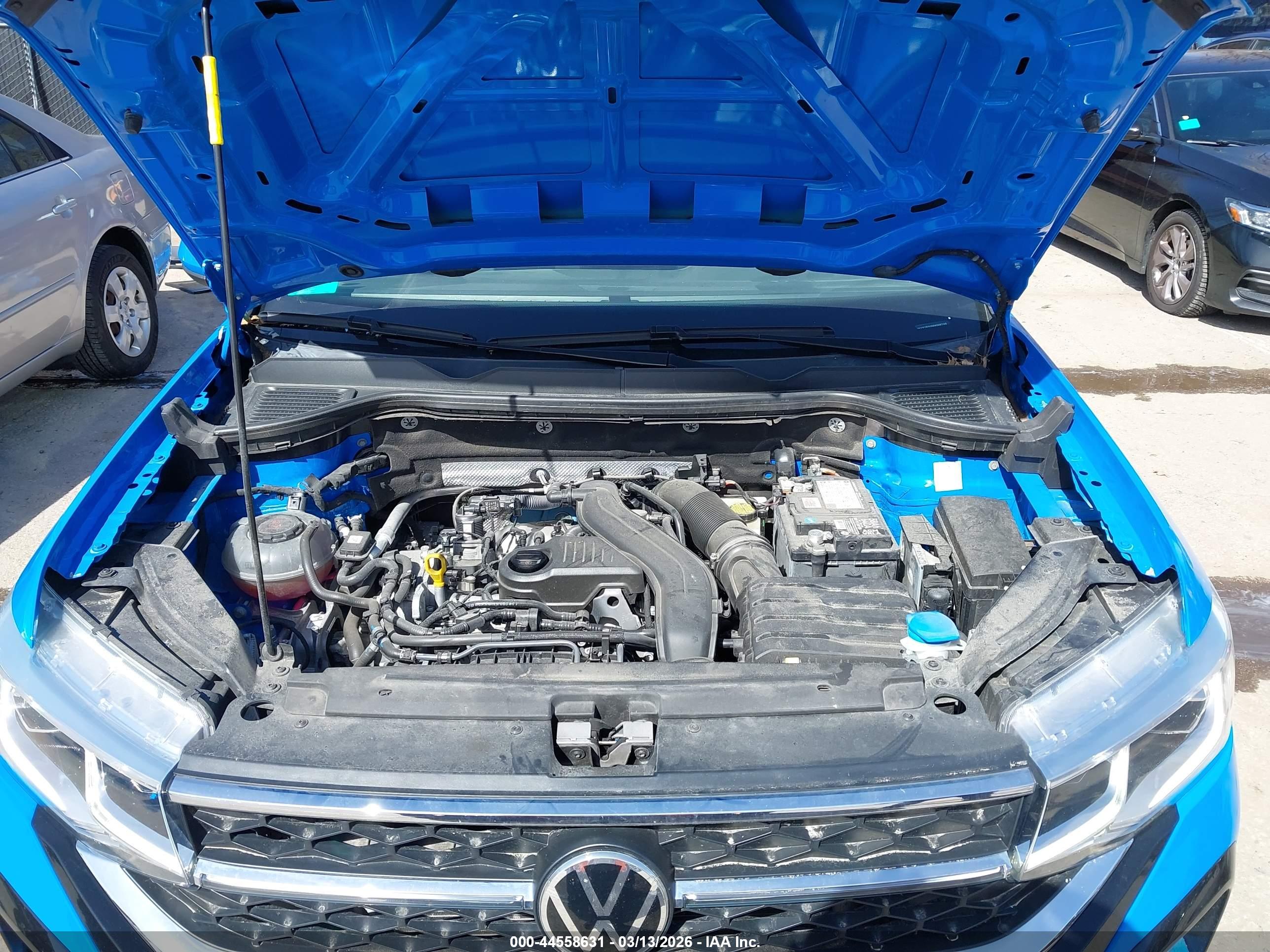 VOLKSWAGEN TAOS image 10