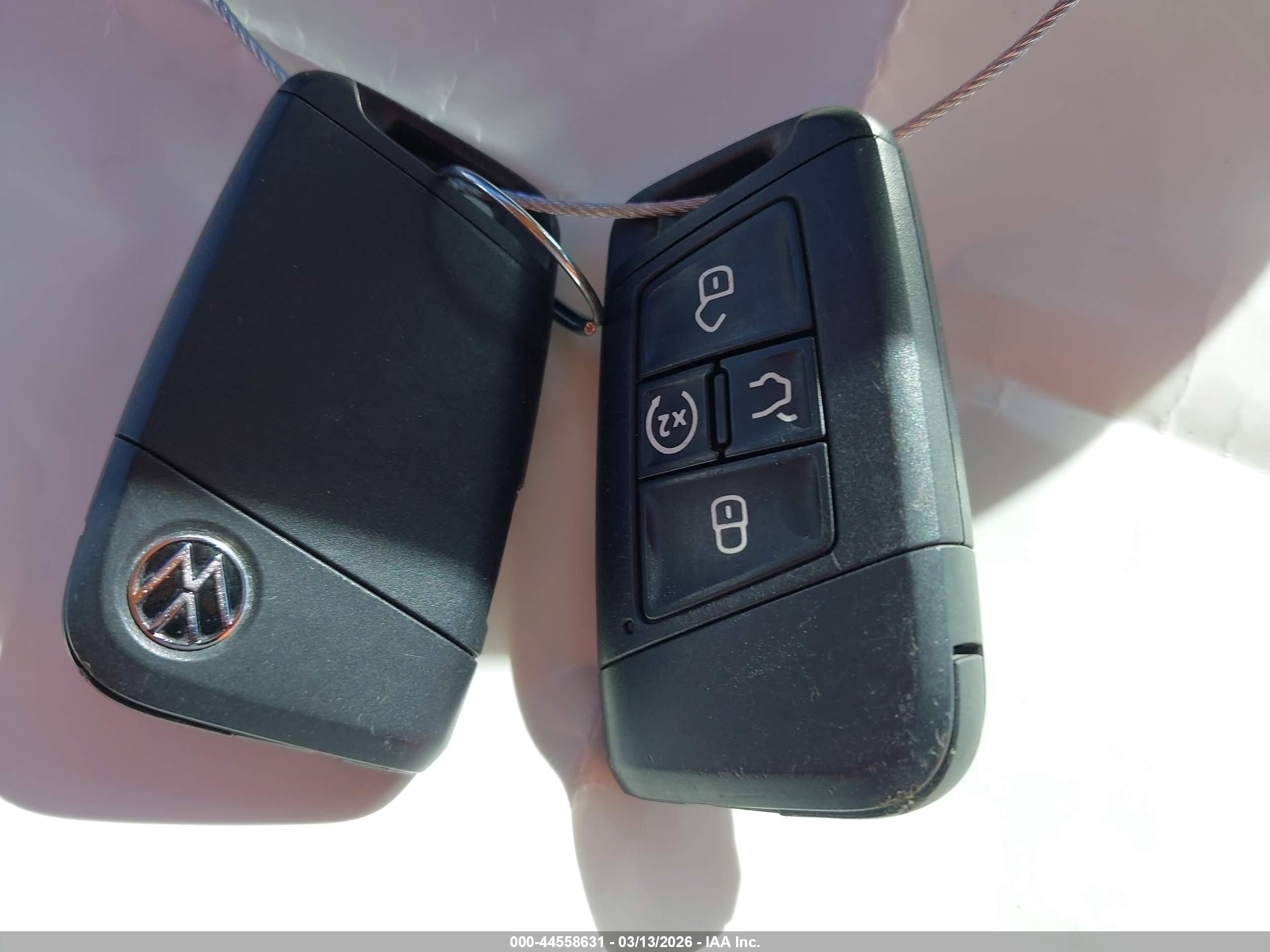 VOLKSWAGEN TAOS image 11