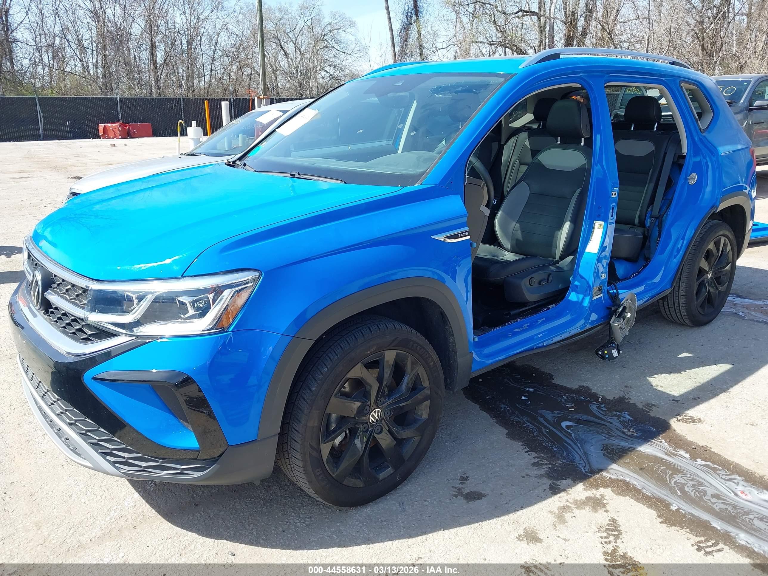 VOLKSWAGEN TAOS image 2