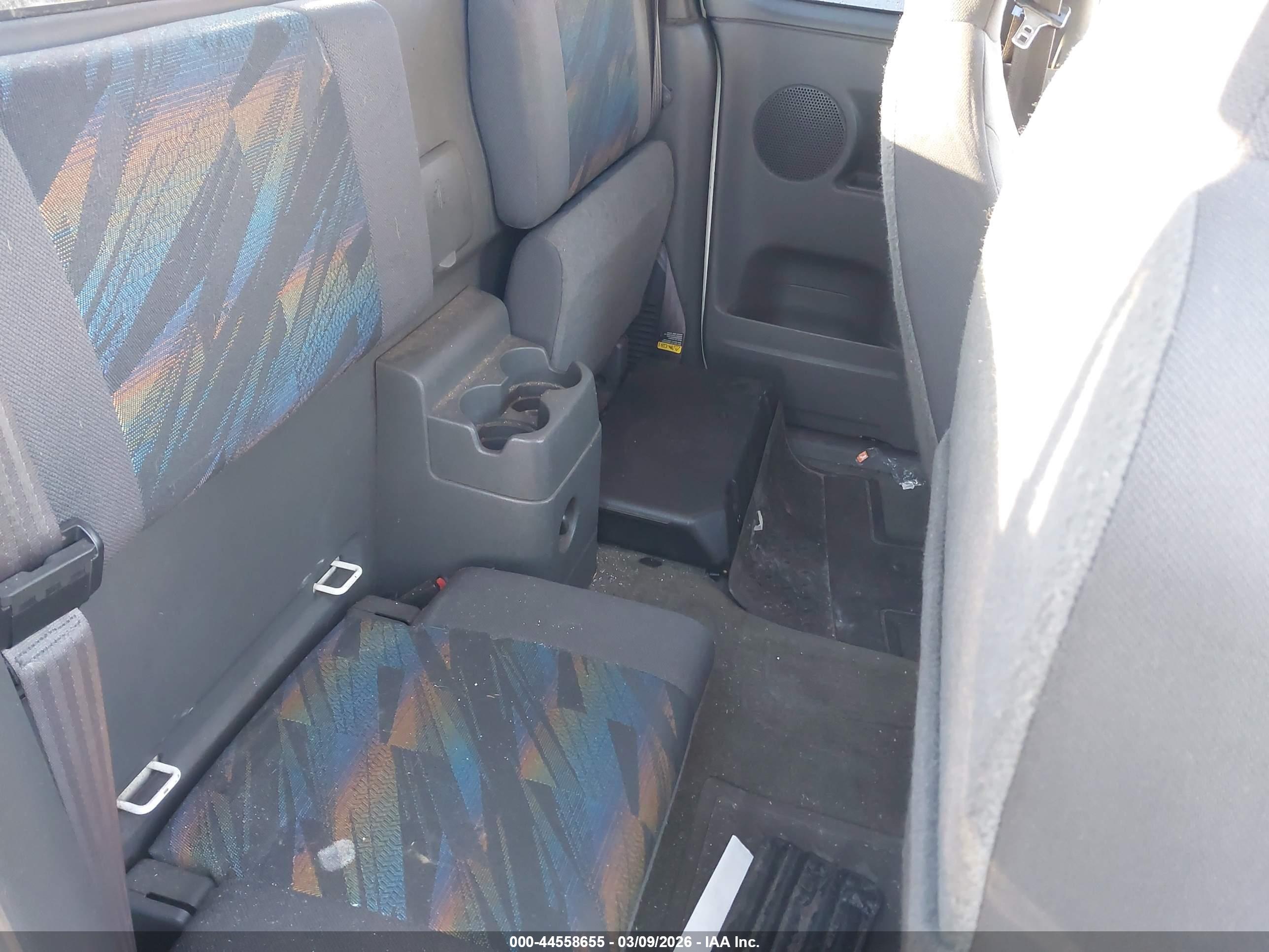CHEVROLET COLORADO image 8