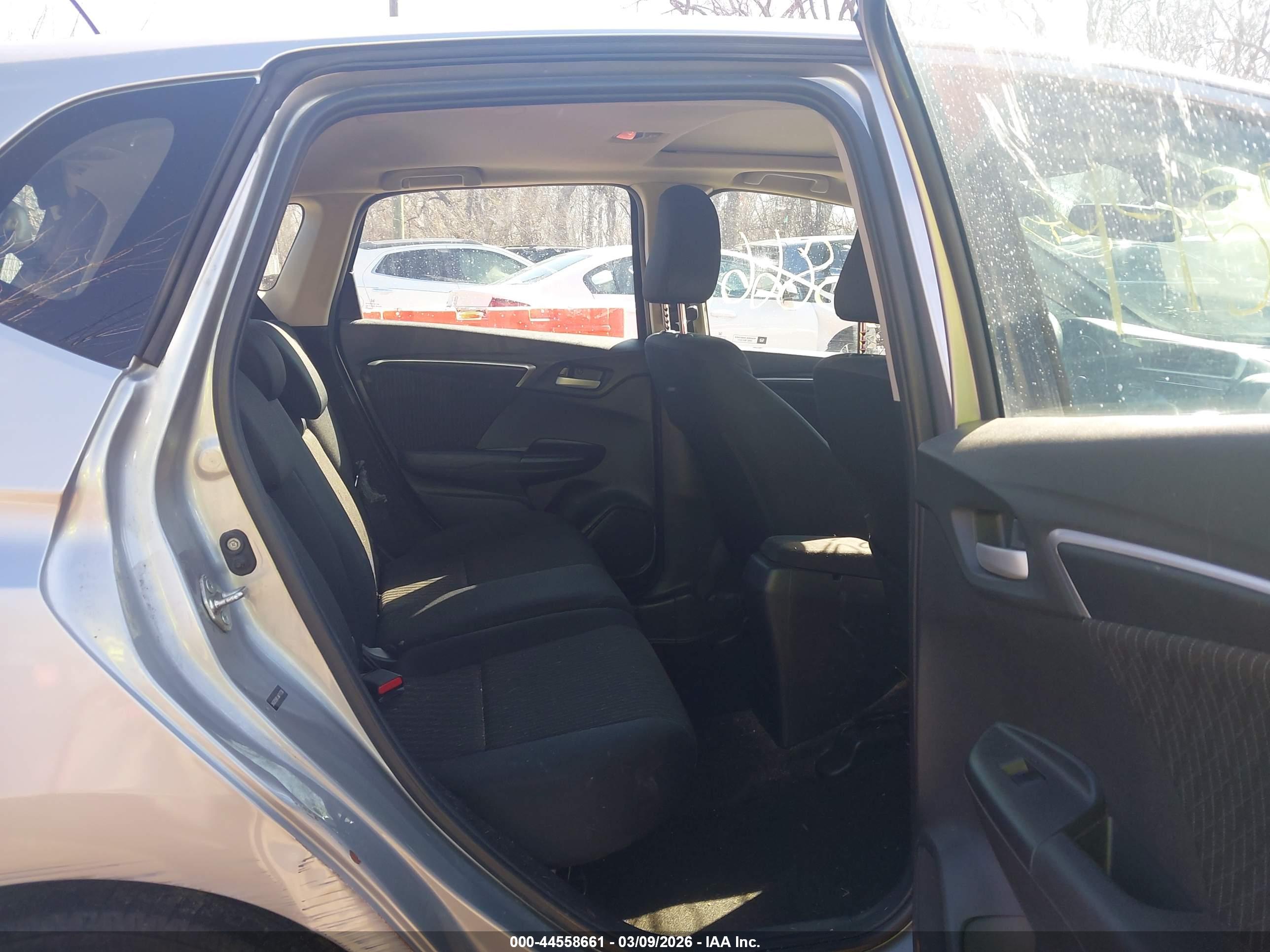 HONDA FIT image 8